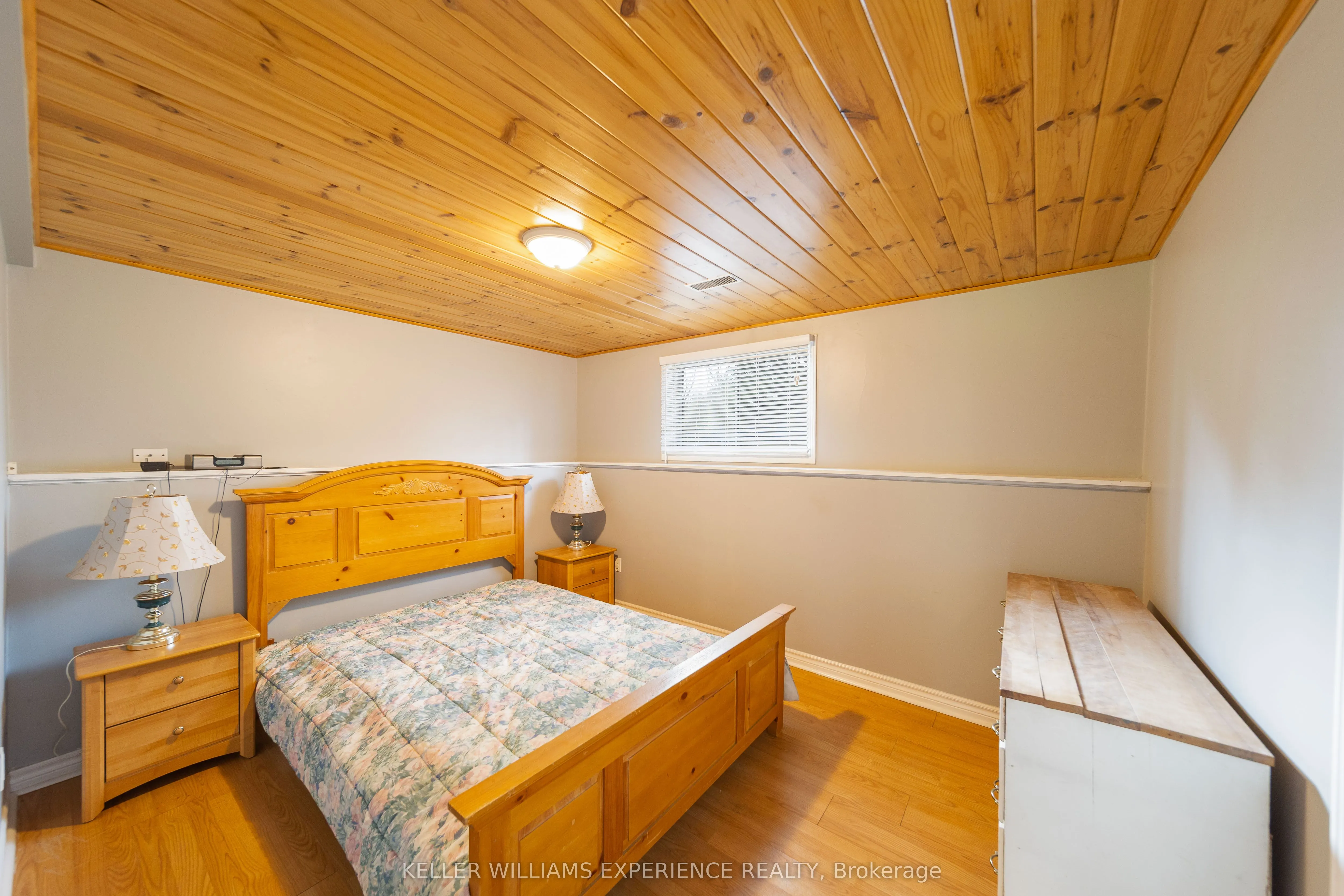 1936 PENINSULA POINT Road