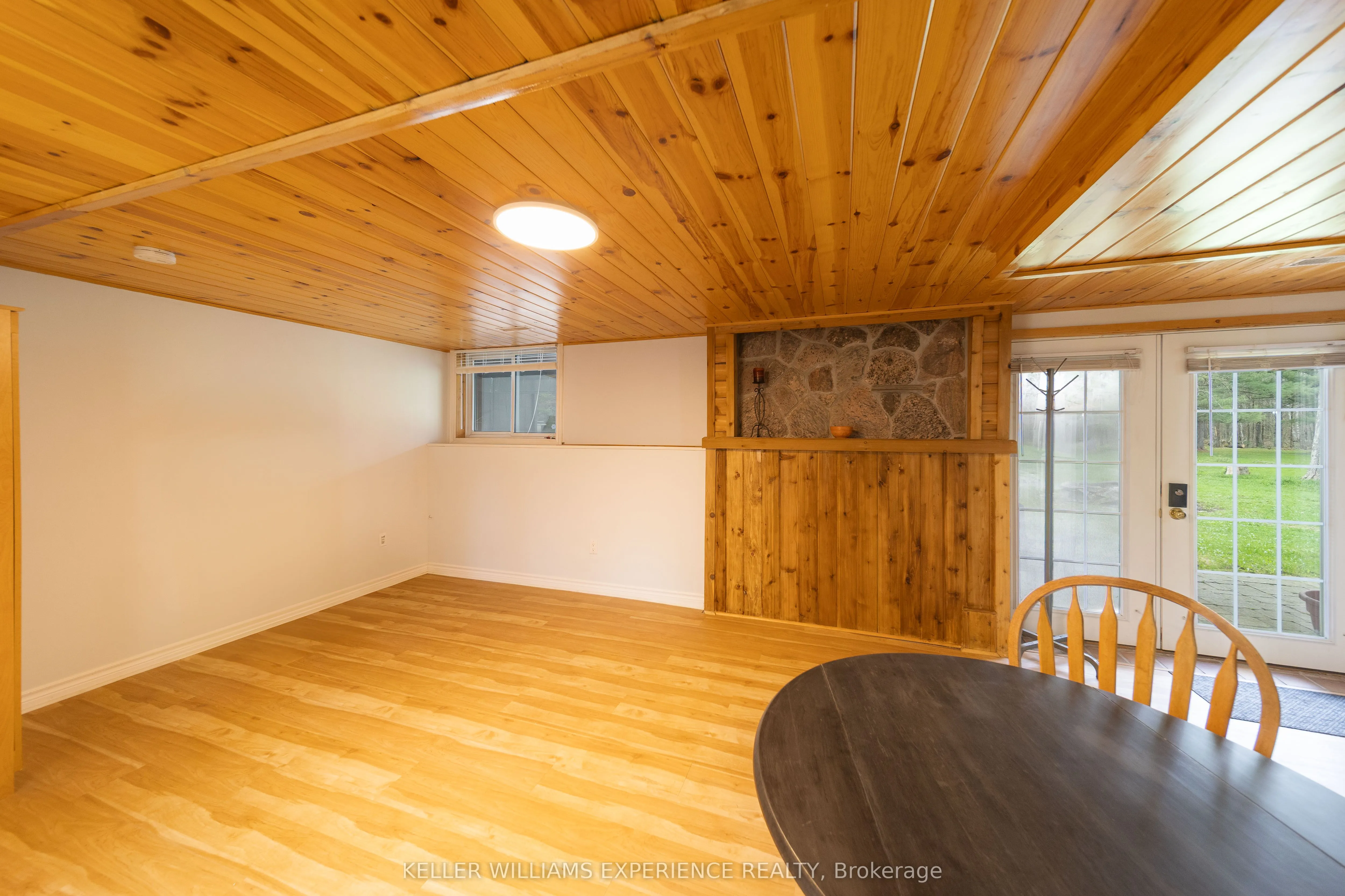 1936 PENINSULA POINT Road