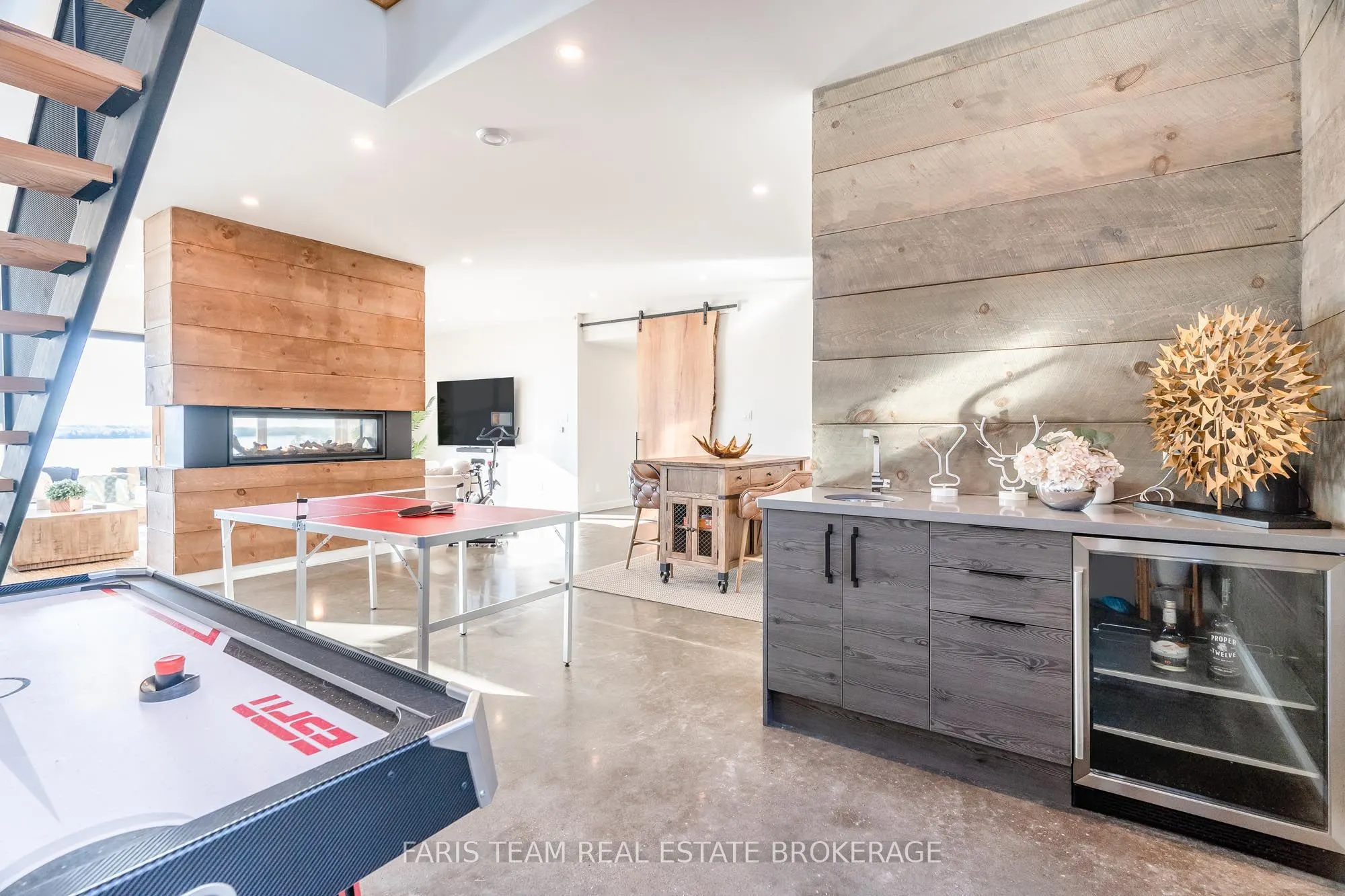 3886 East Shore Road