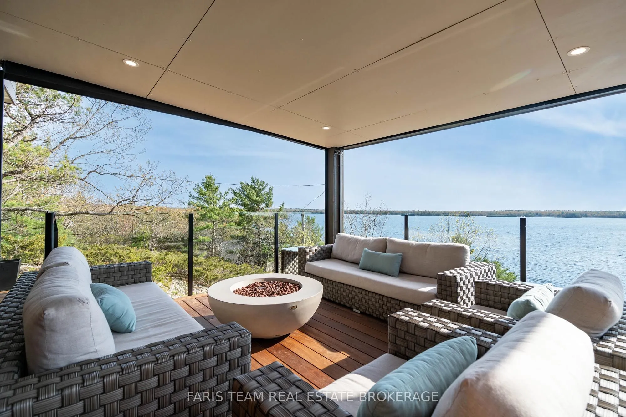 3886 East Shore Road