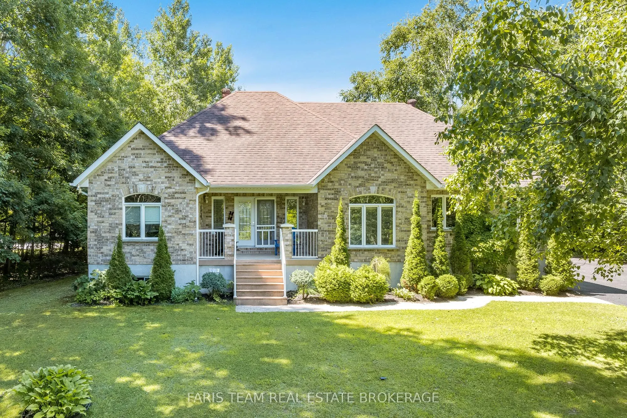 6 Meadowbrook Boulevard