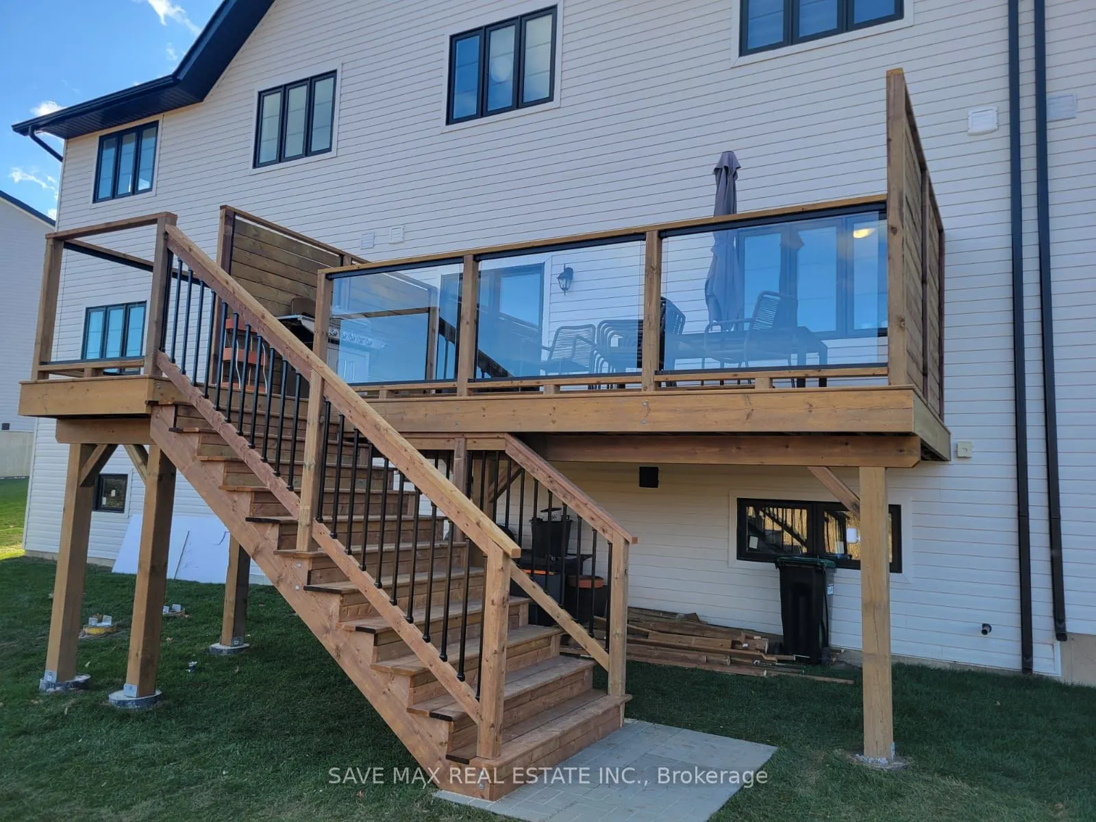 44 Lahey Crescent