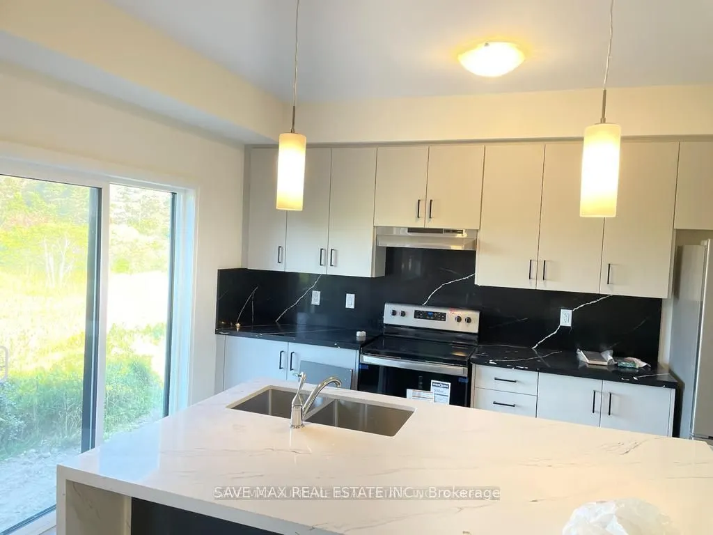 44 Lahey Crescent