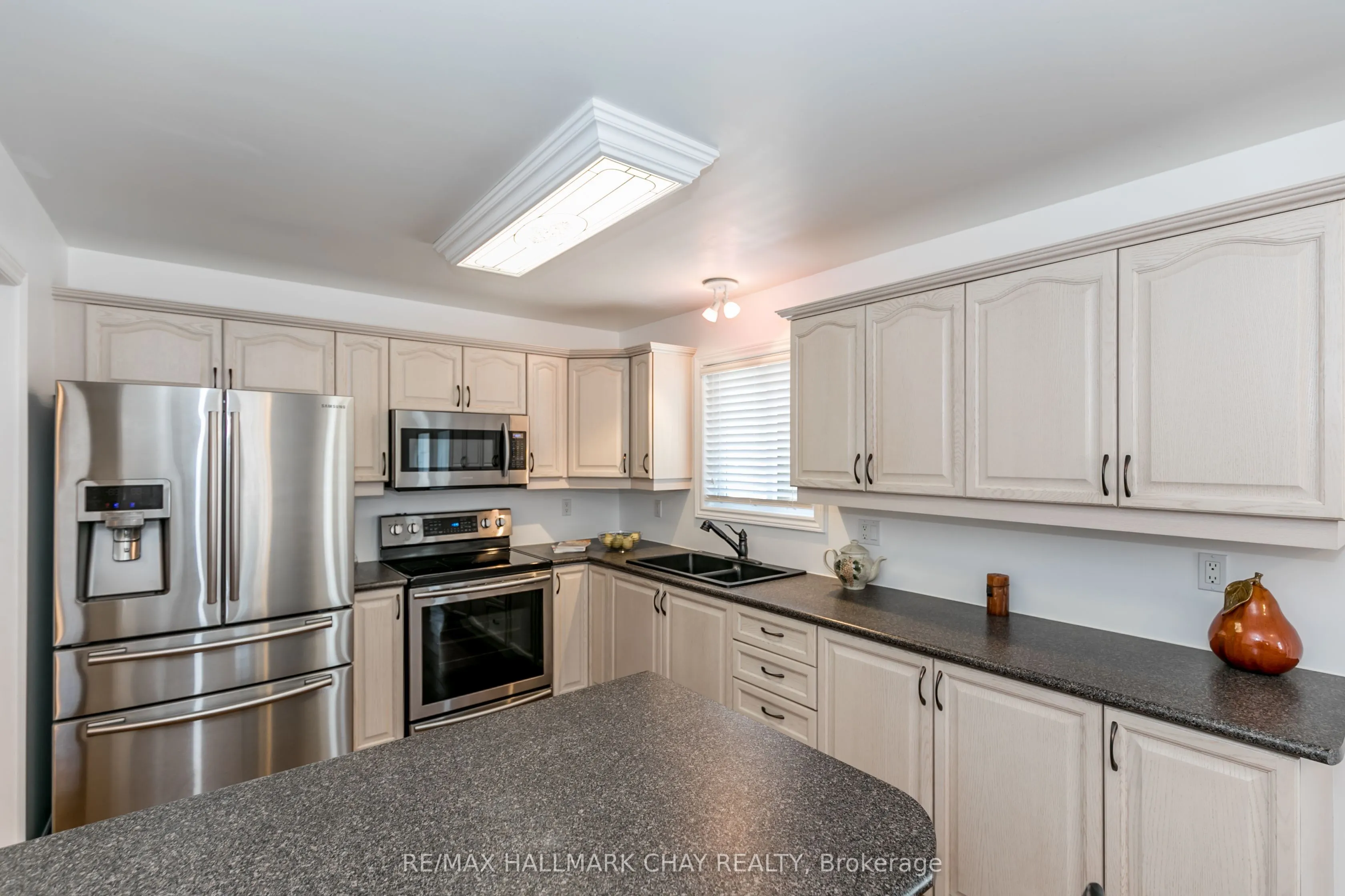 3524 Penetanguishene Road
