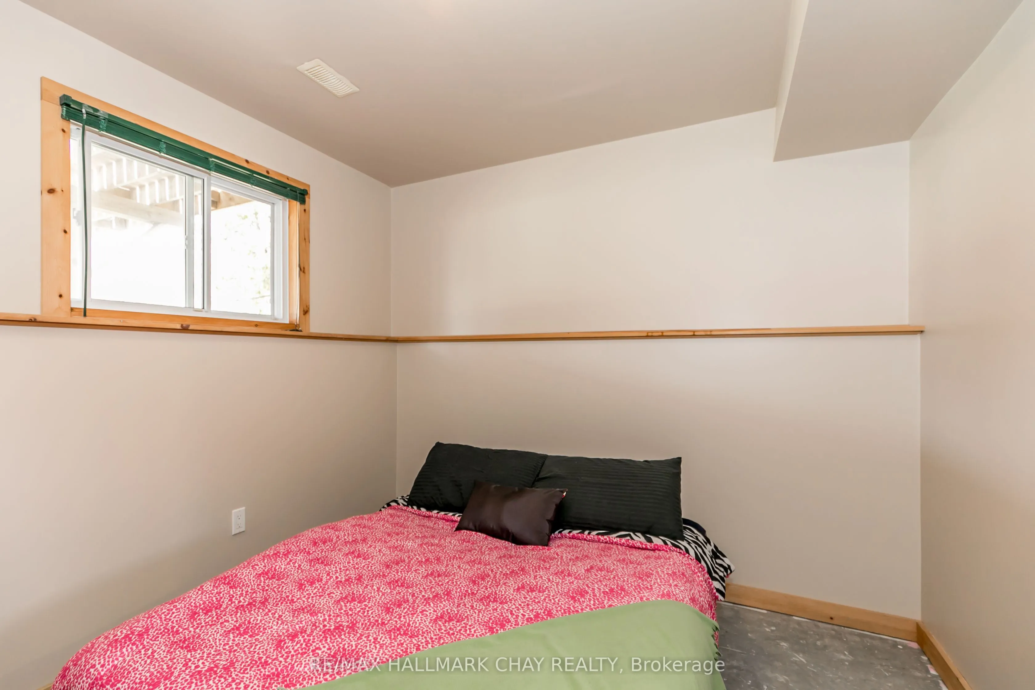 3524 Penetanguishene Road