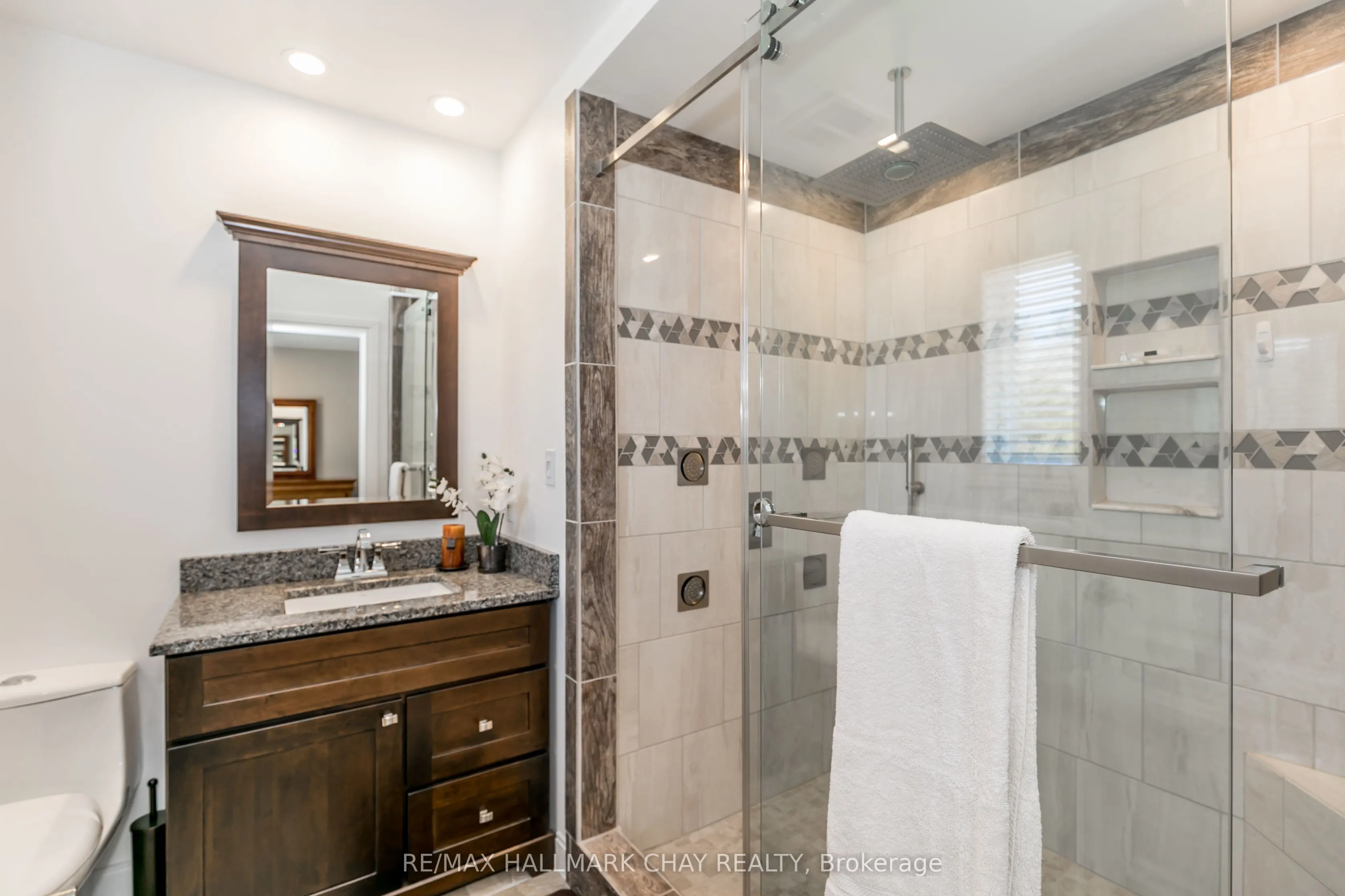 3524 Penetanguishene Road