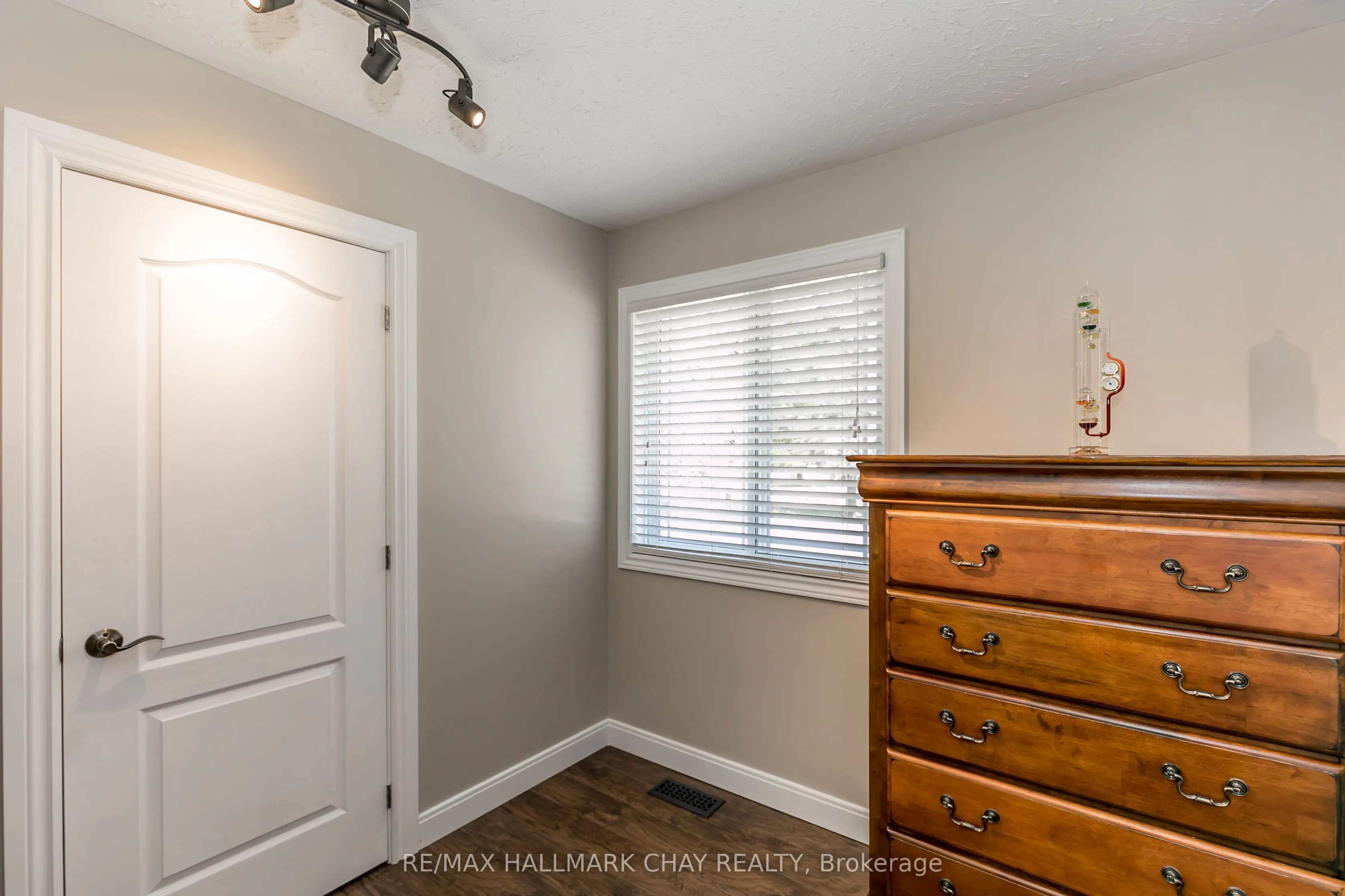 3524 Penetanguishene Road