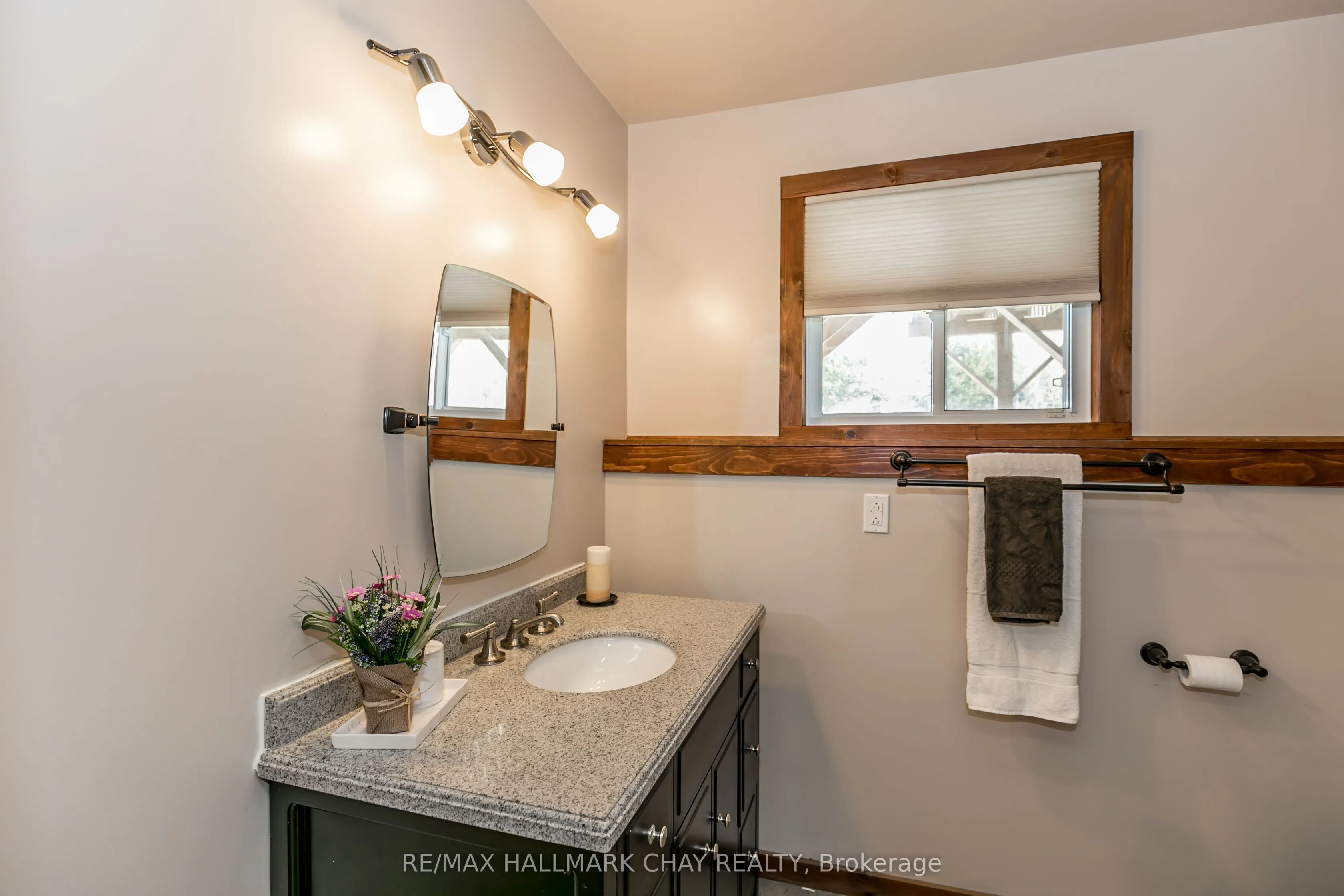 3524 Penetanguishene Road