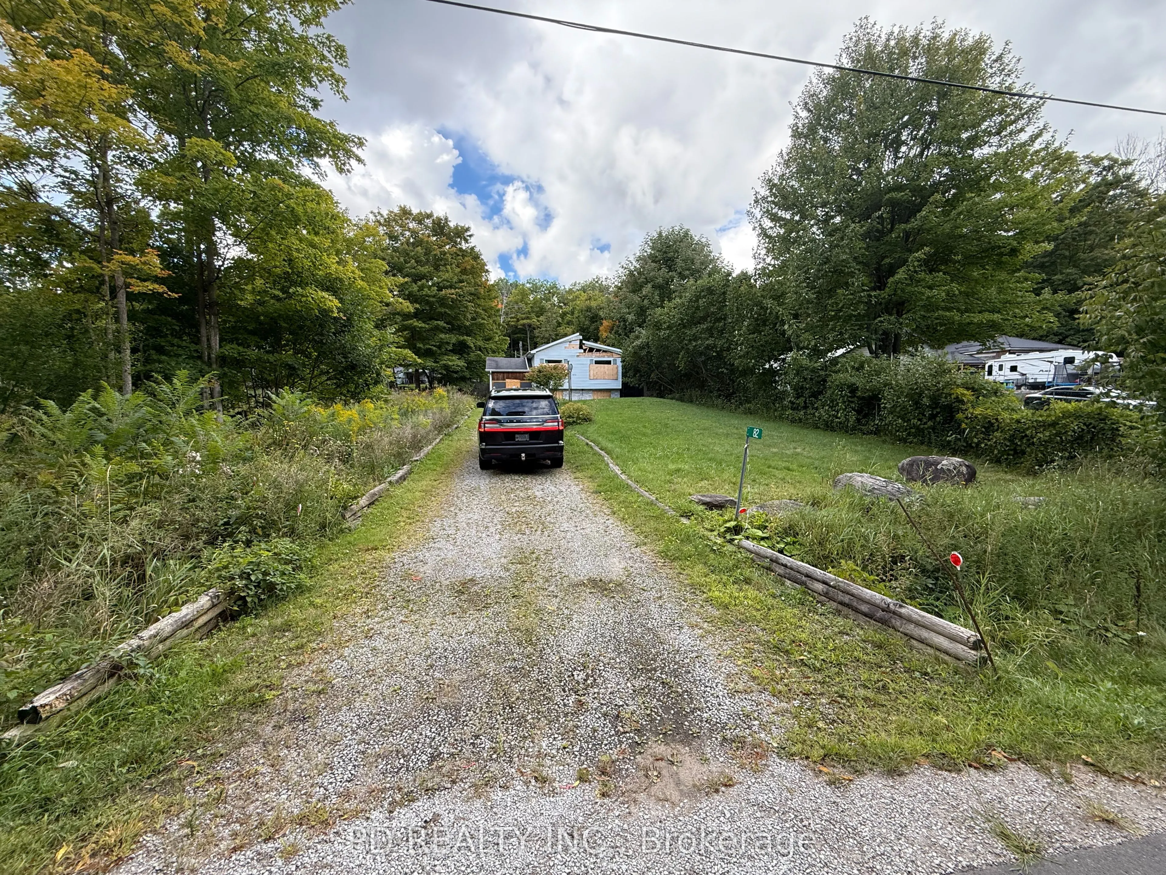 82 McArthur Drive