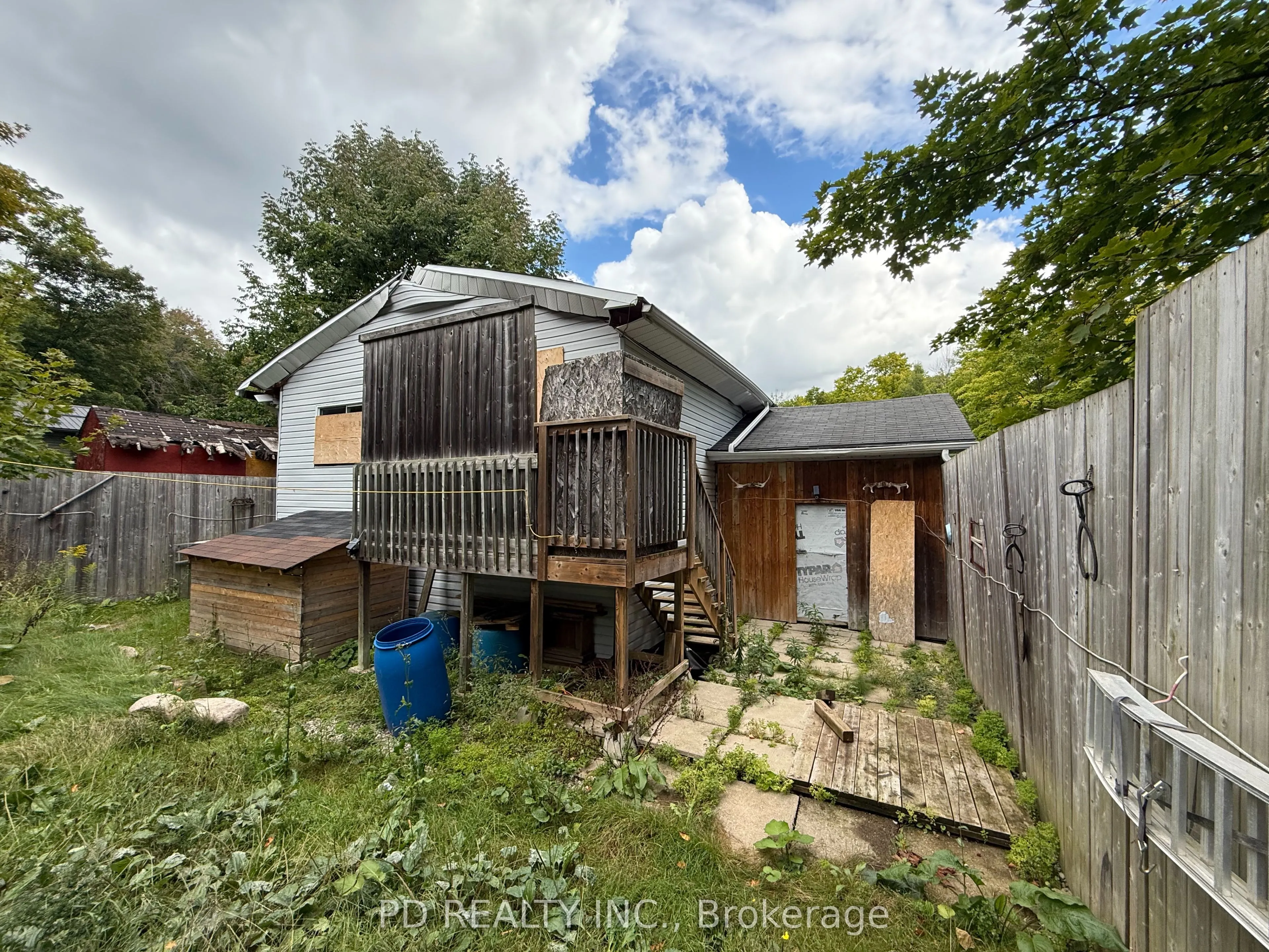 82 McArthur Drive