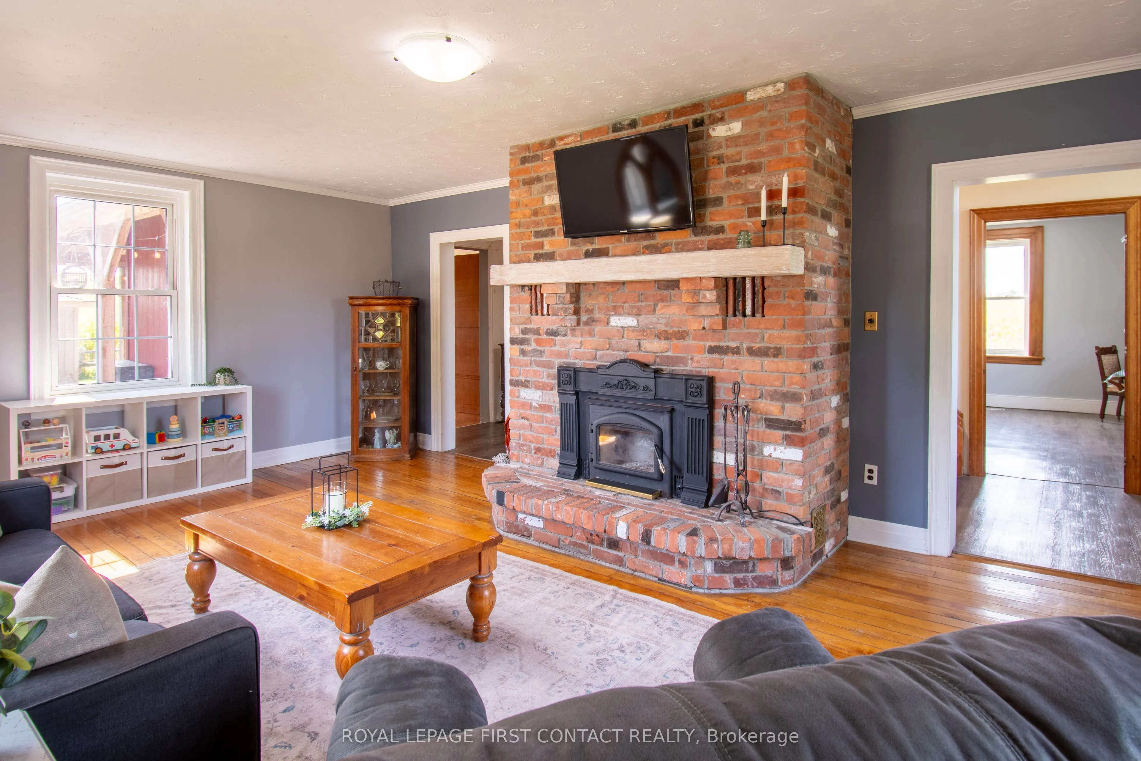 1293 Rainbow Valley Road E