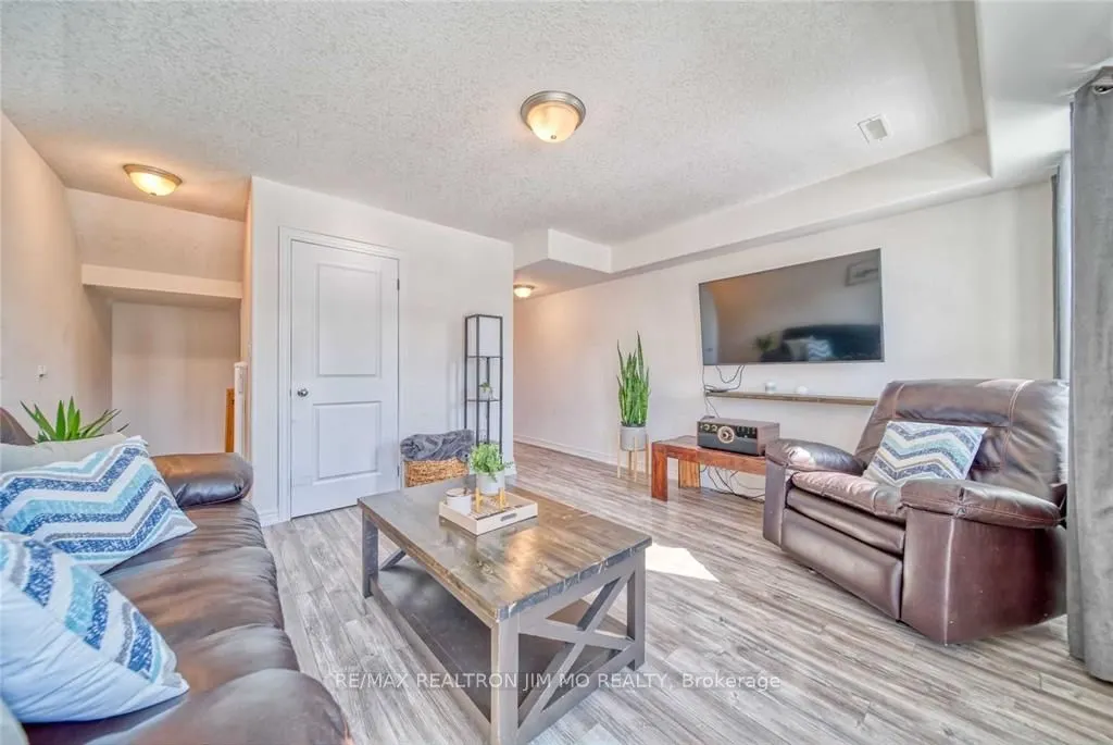 1 Leggott Avenue, #11