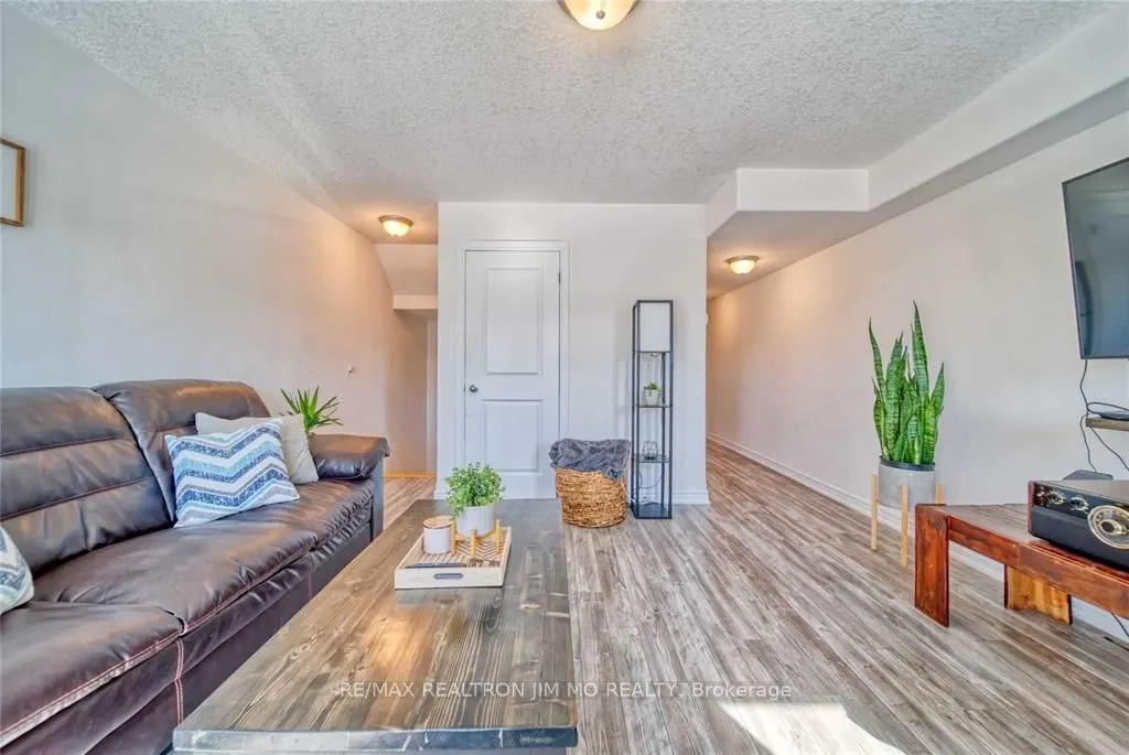 1 Leggott Avenue, #11