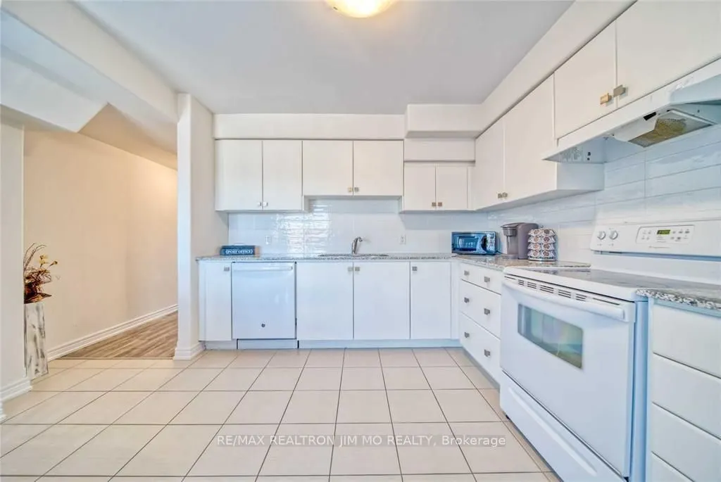 1 Leggott Avenue, #11