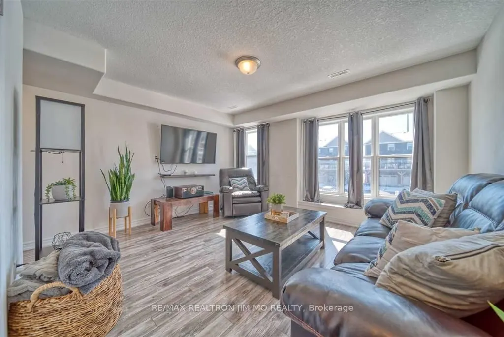 1 Leggott Avenue, #11
