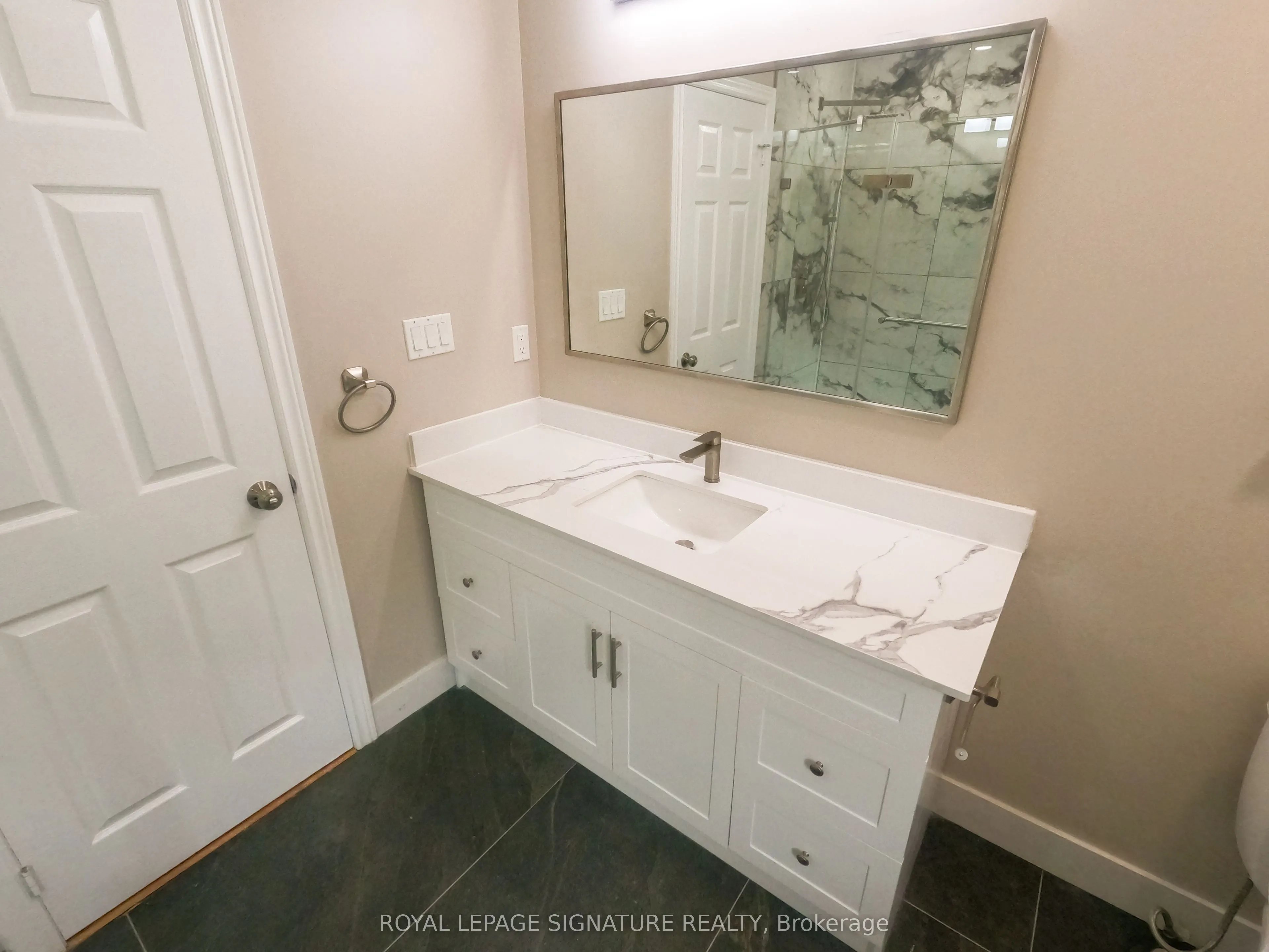47 LAKE Crescent S