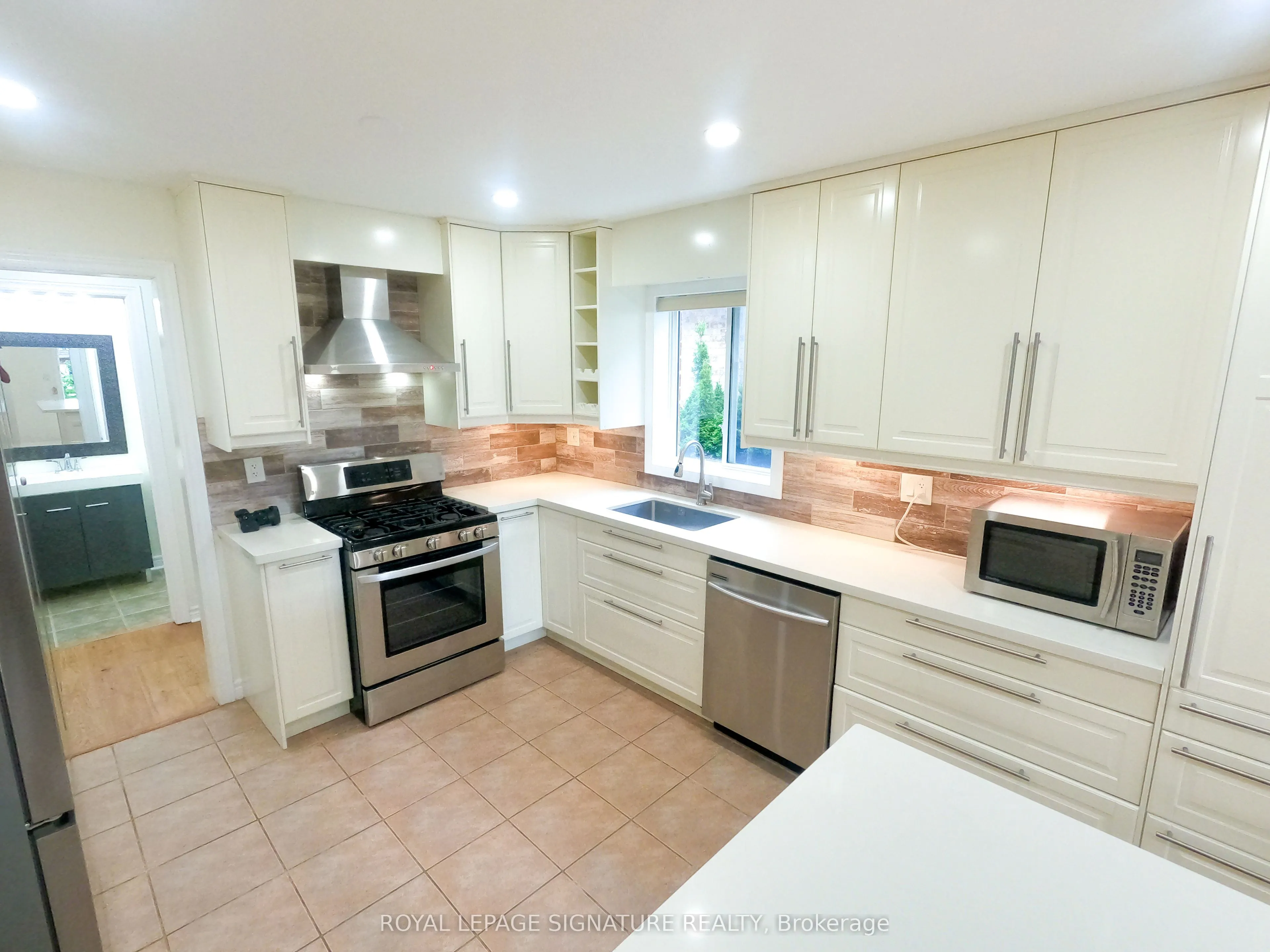 47 LAKE Crescent S