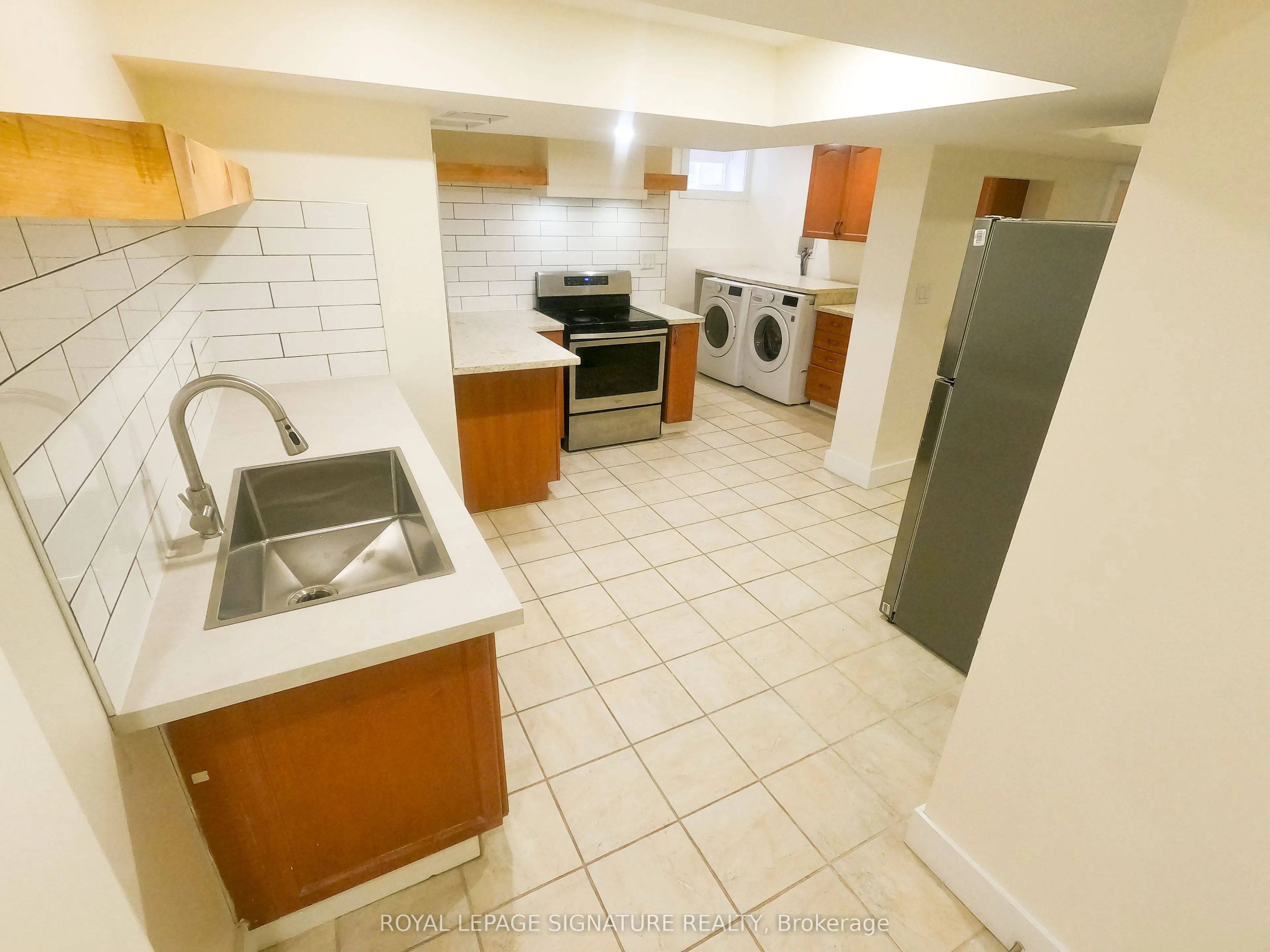 47 LAKE Crescent S