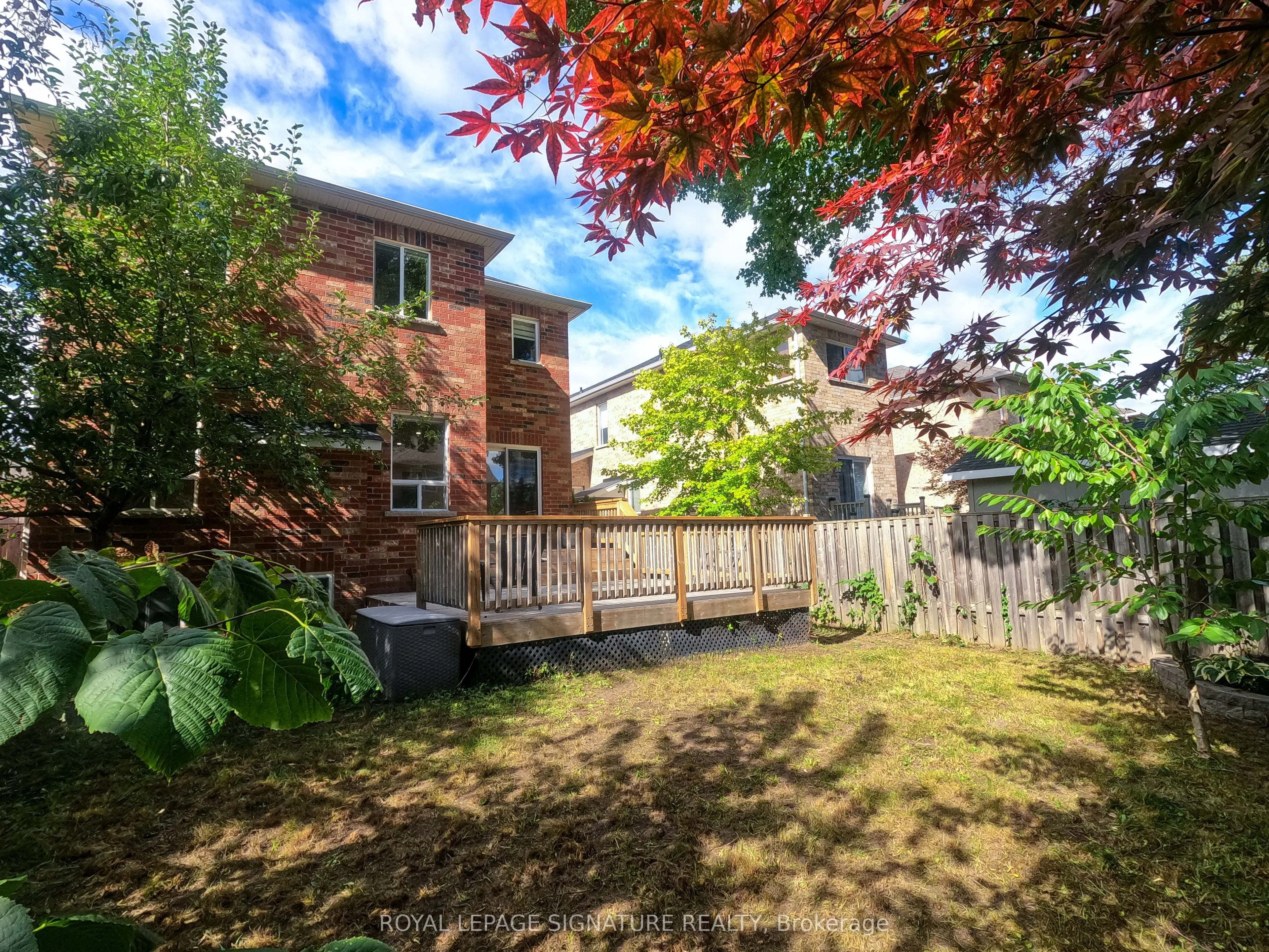 47 LAKE Crescent S