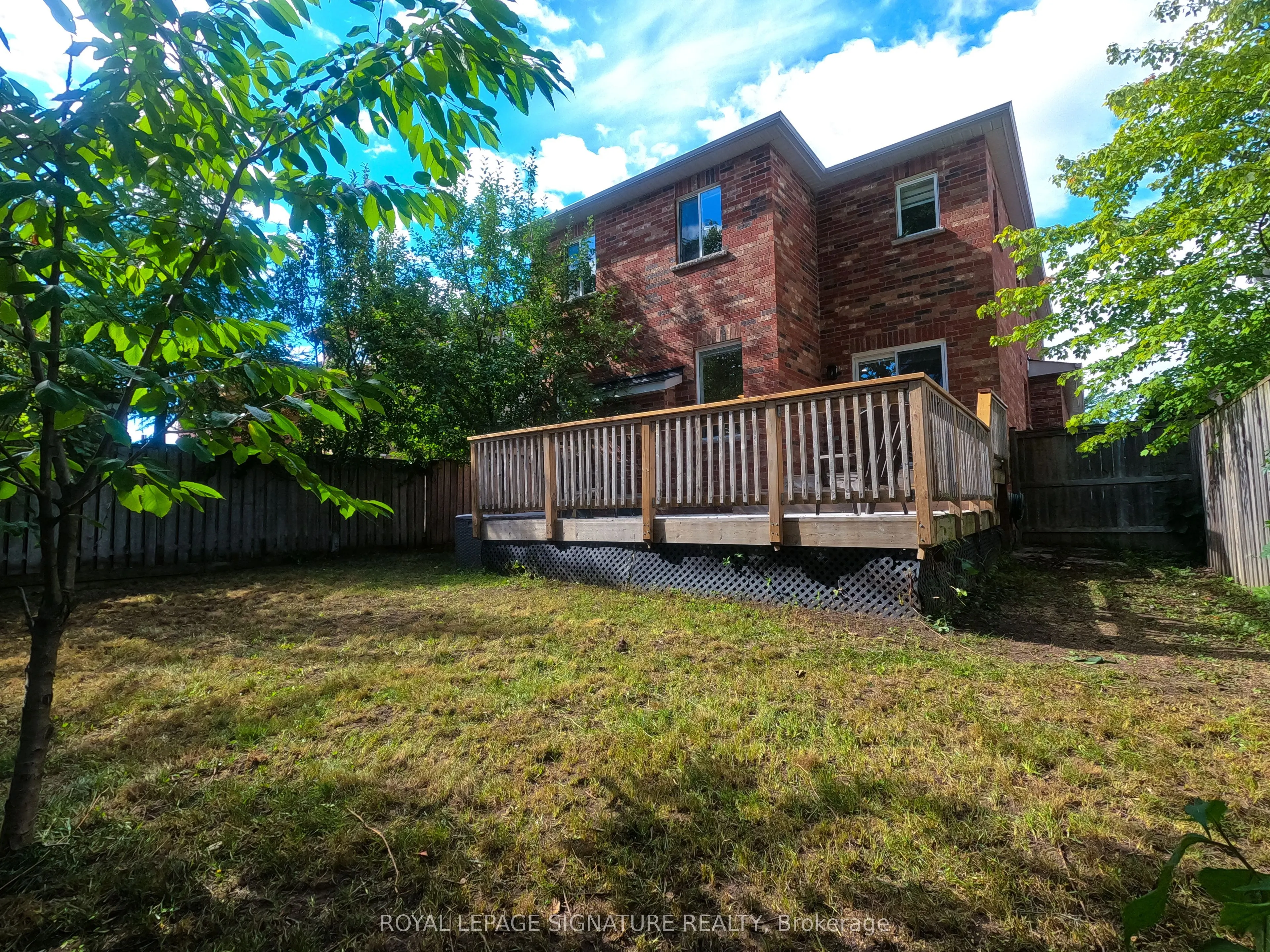 47 LAKE Crescent S