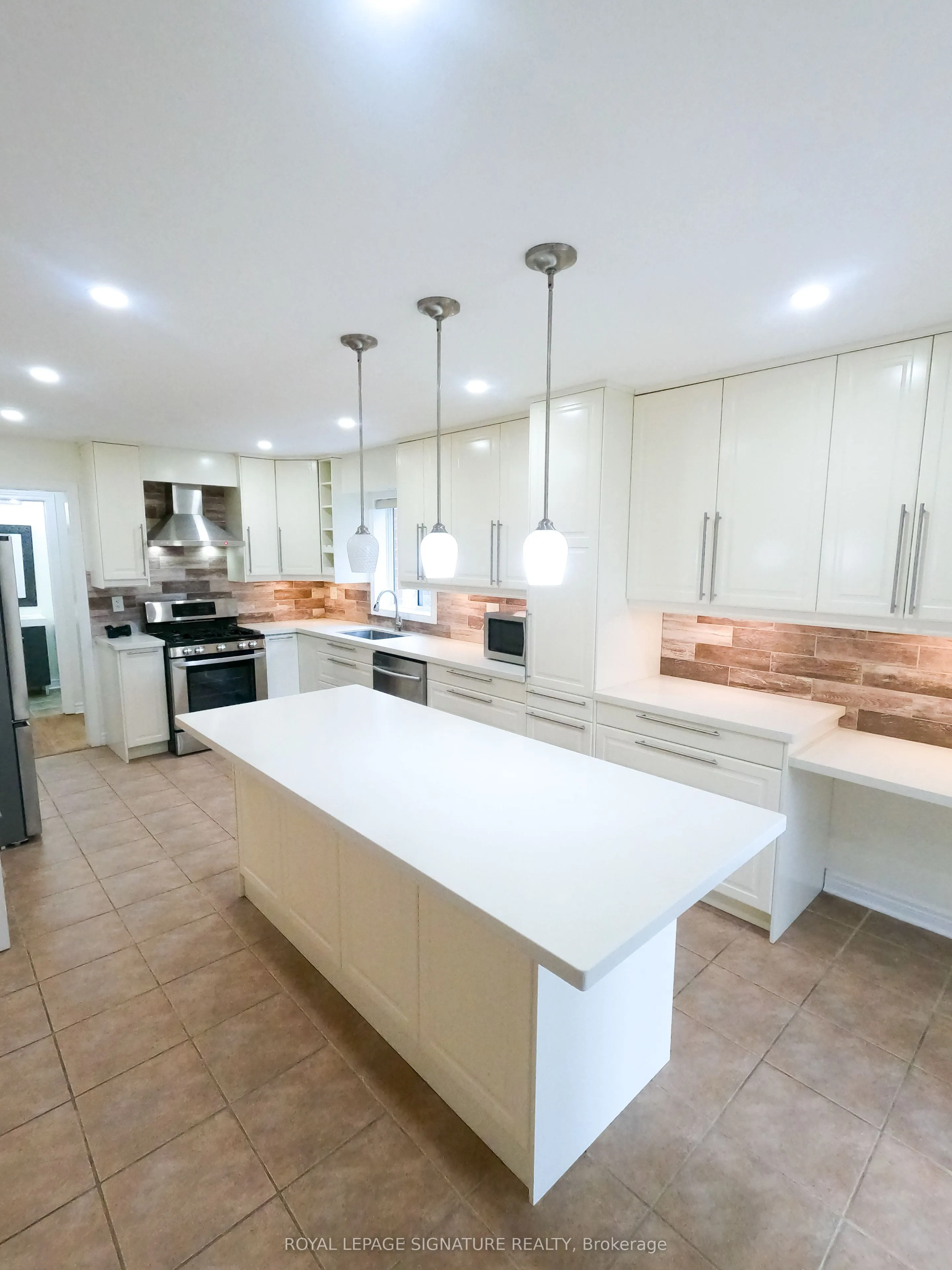 47 LAKE Crescent S