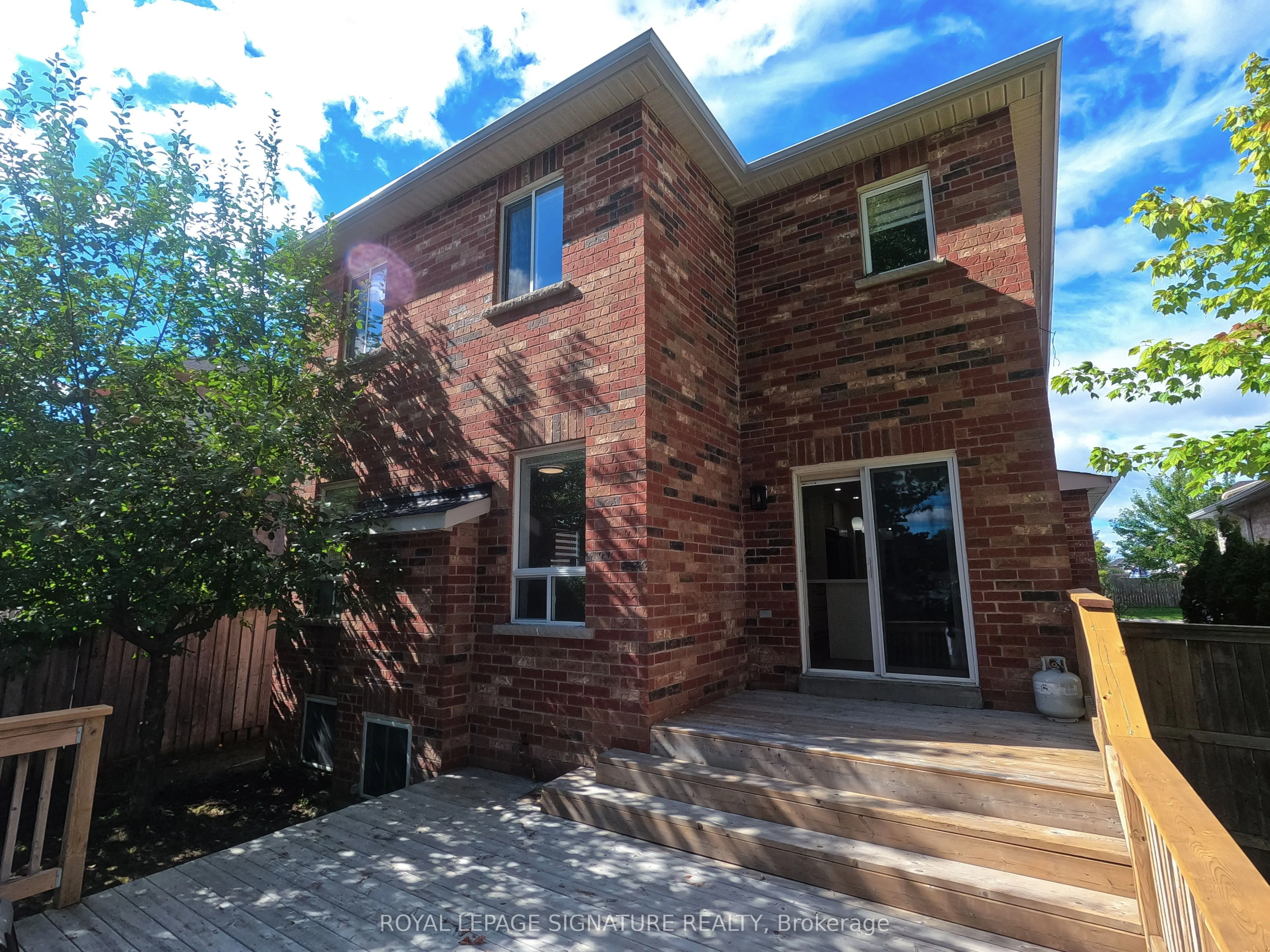 47 LAKE Crescent S