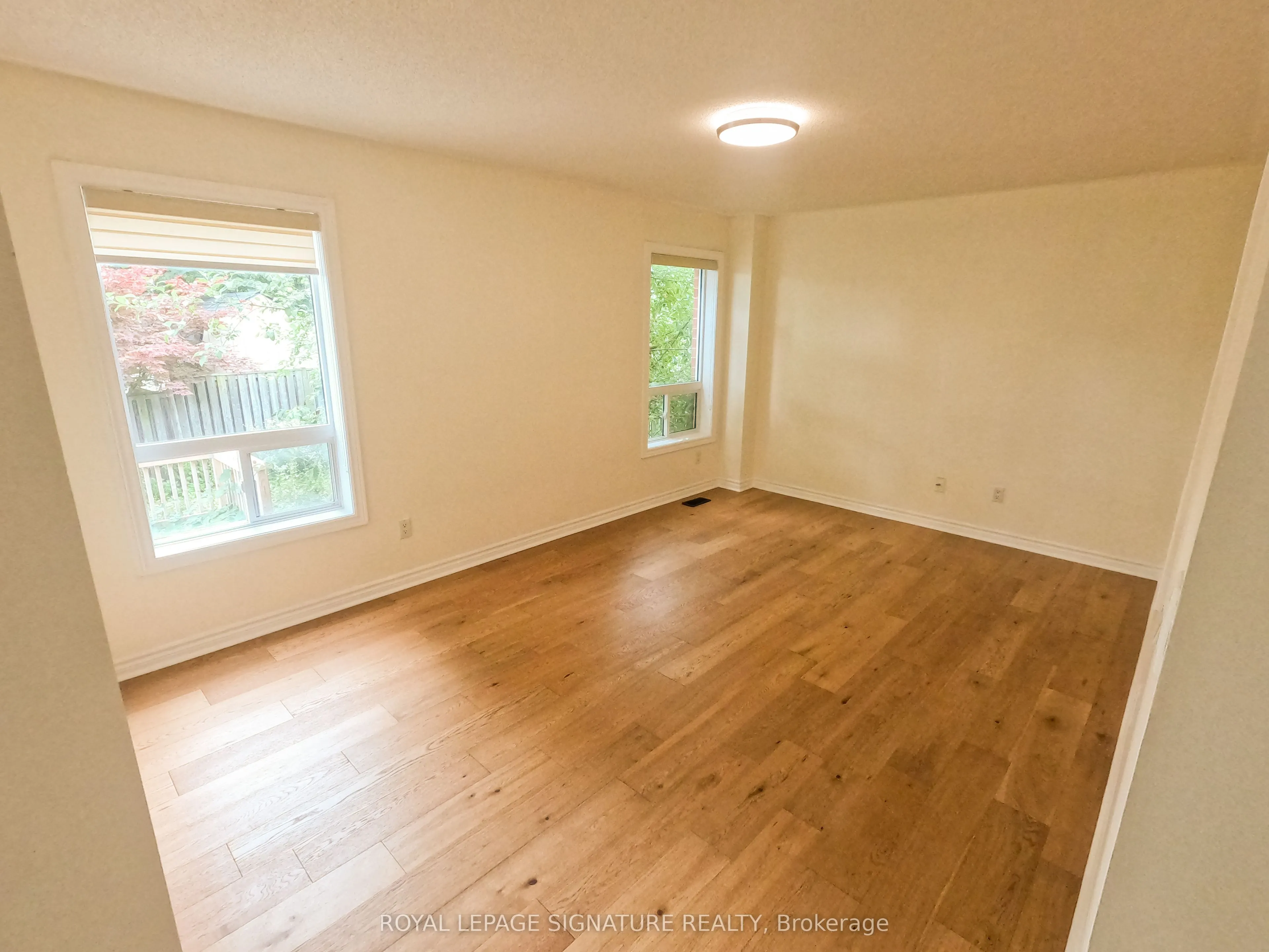 47 LAKE Crescent S