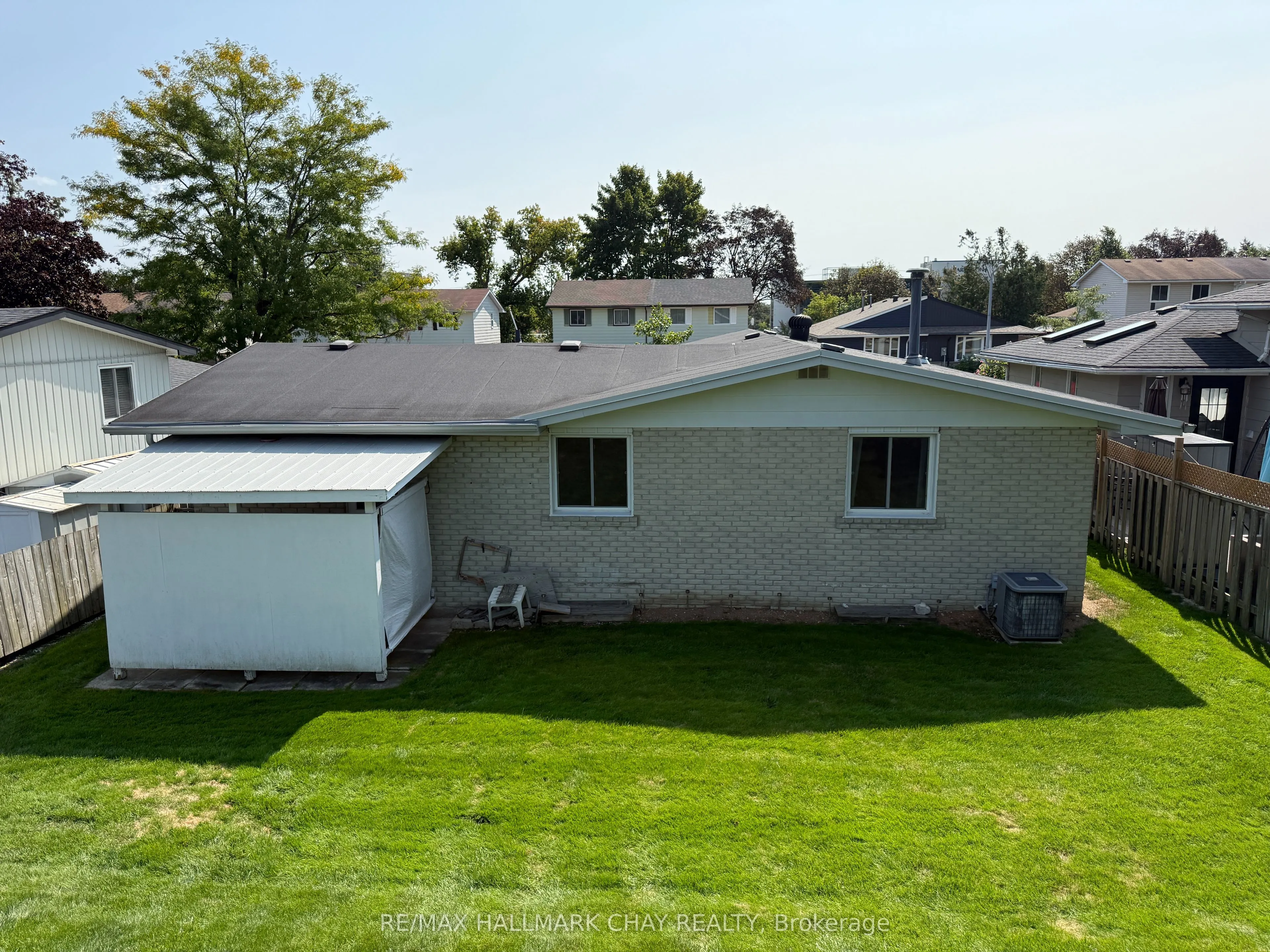 114 Daphne Crescent