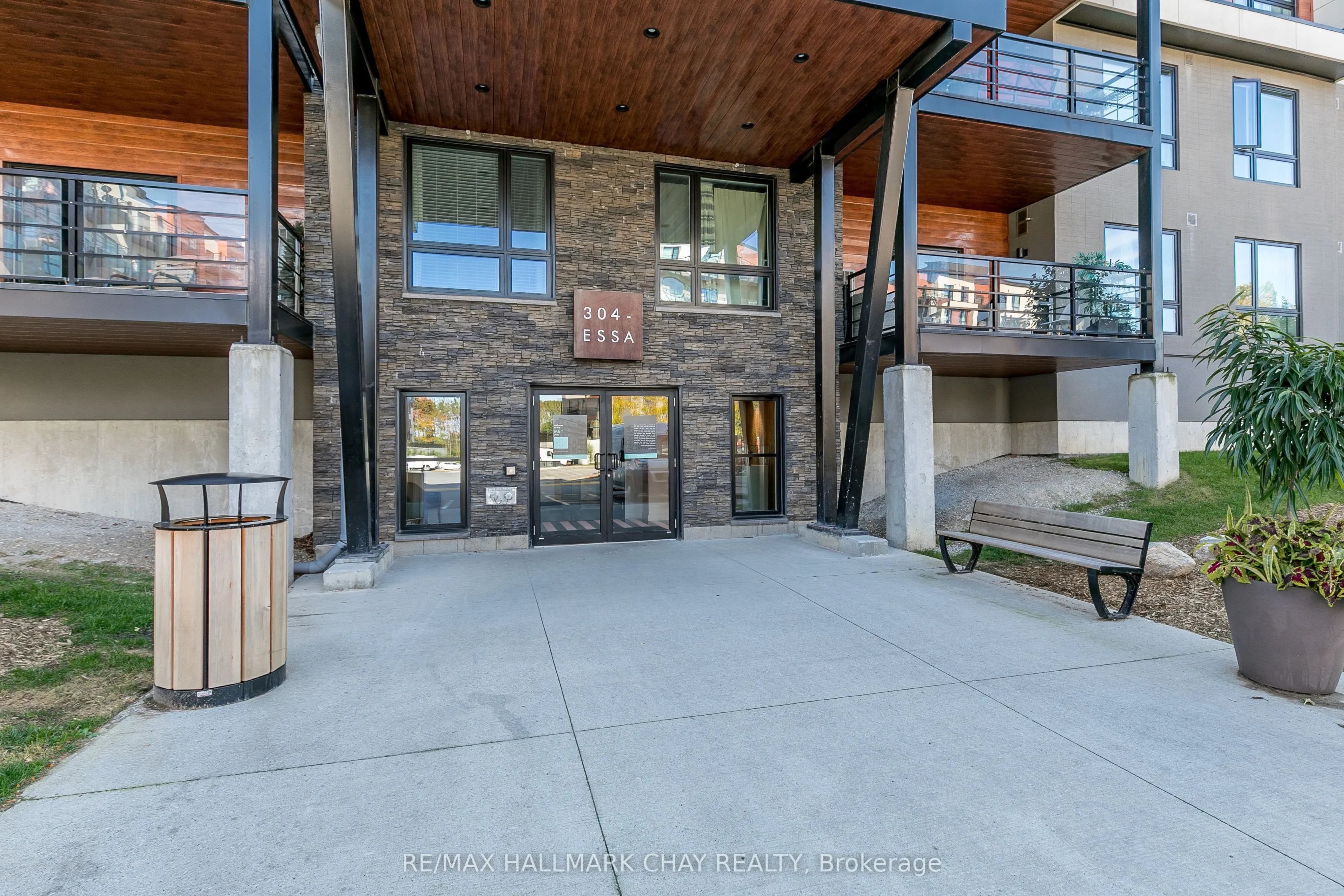 304 Essa Road, #607