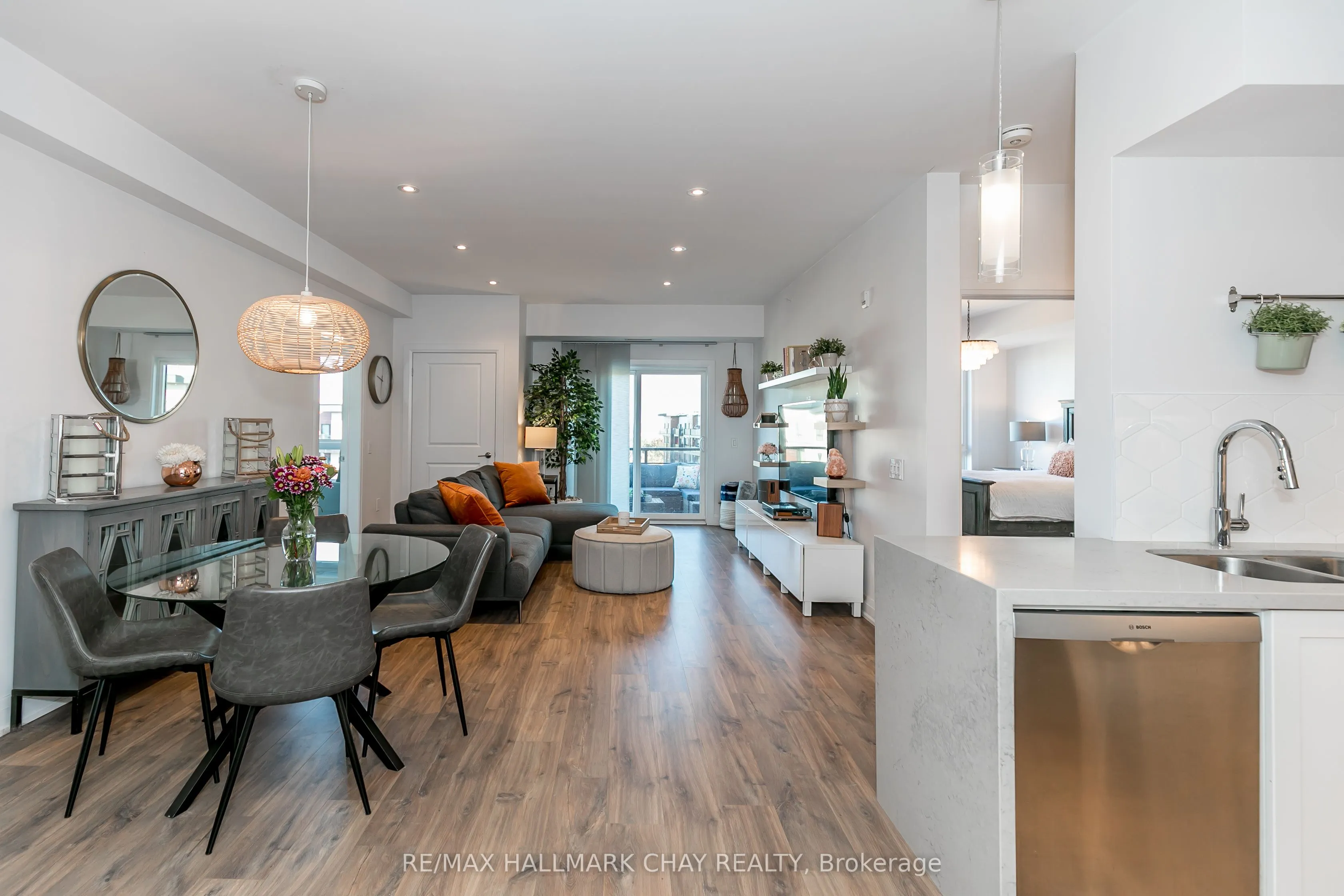 304 Essa Road, #607