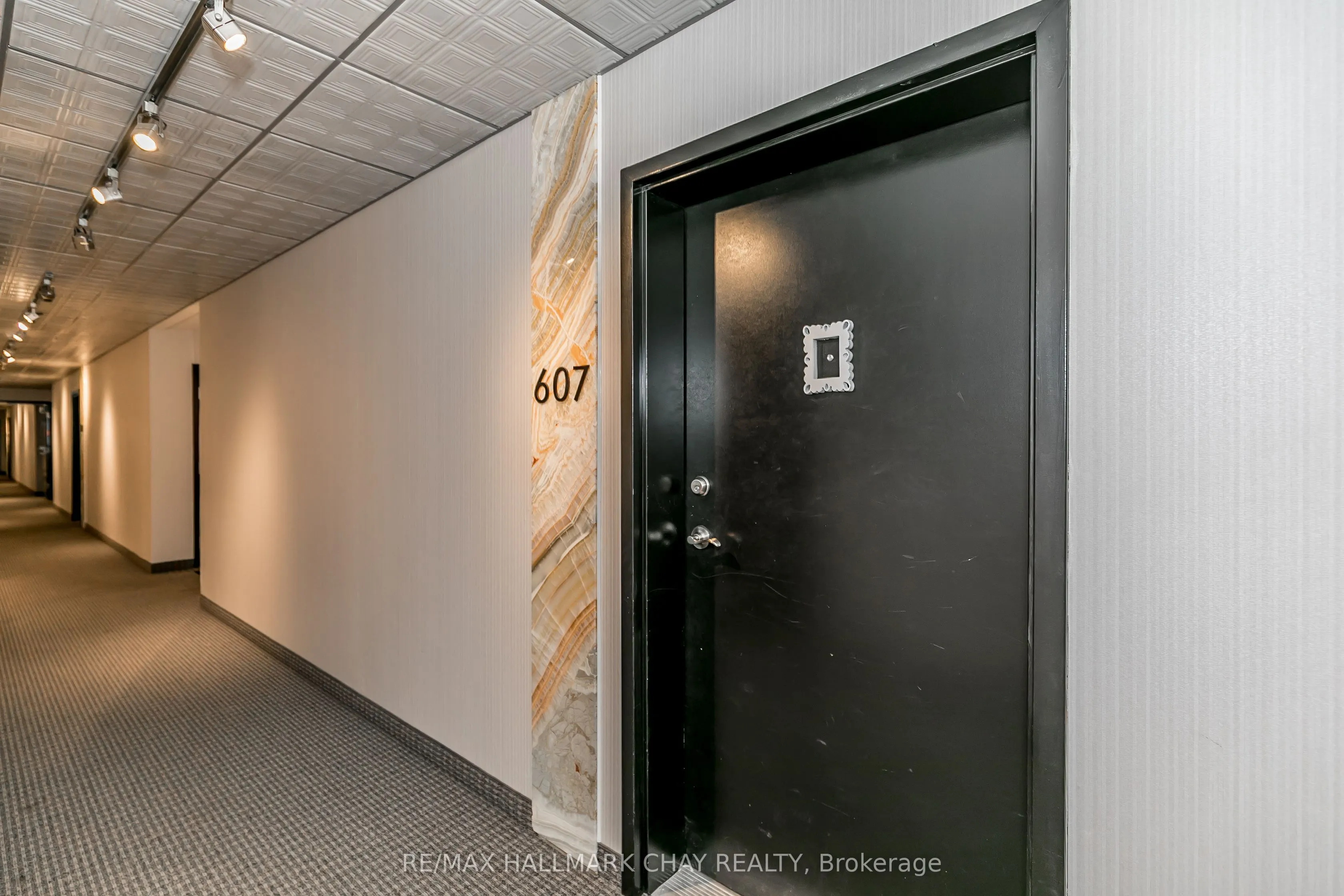304 Essa Road, #607