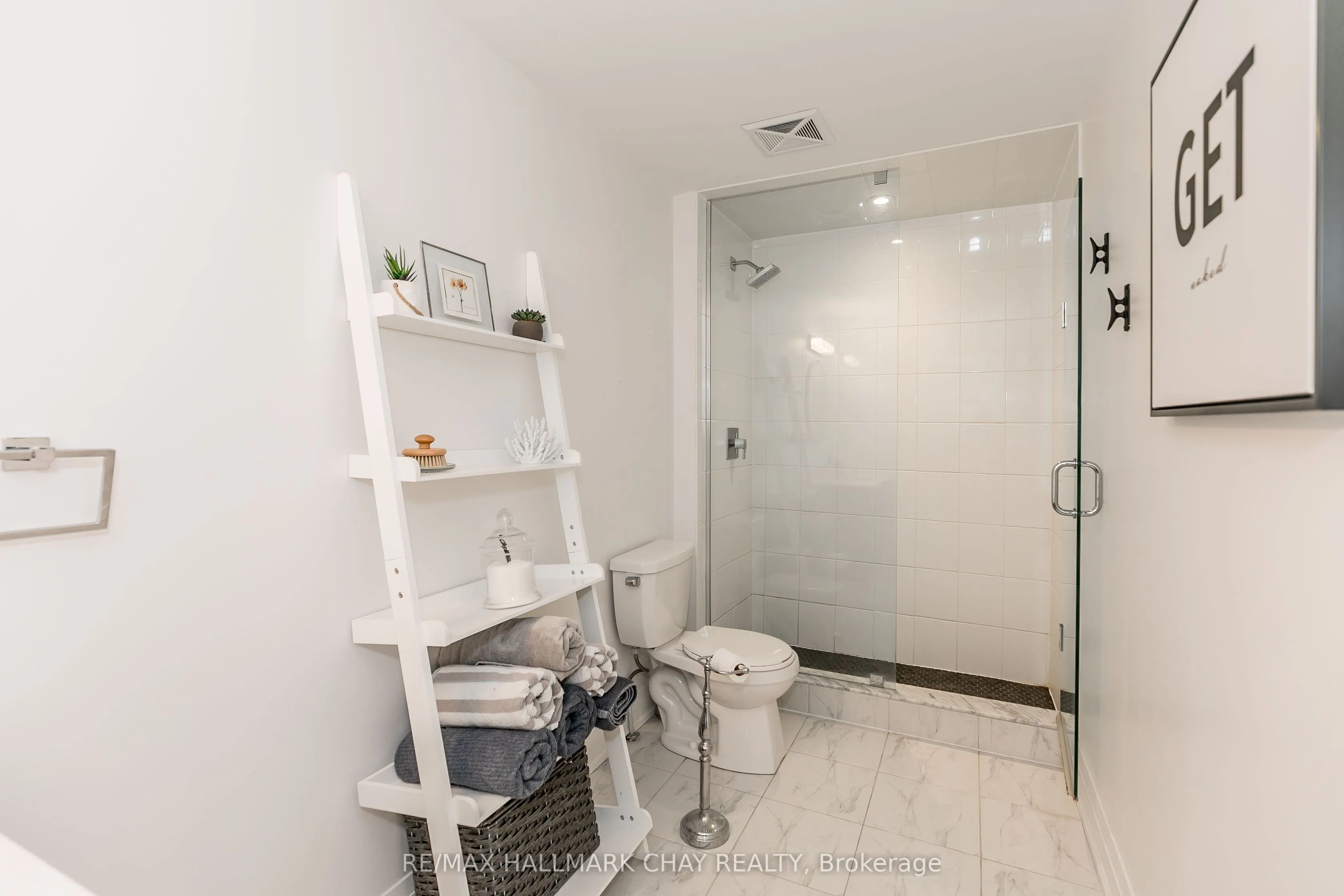 304 Essa Road, #607