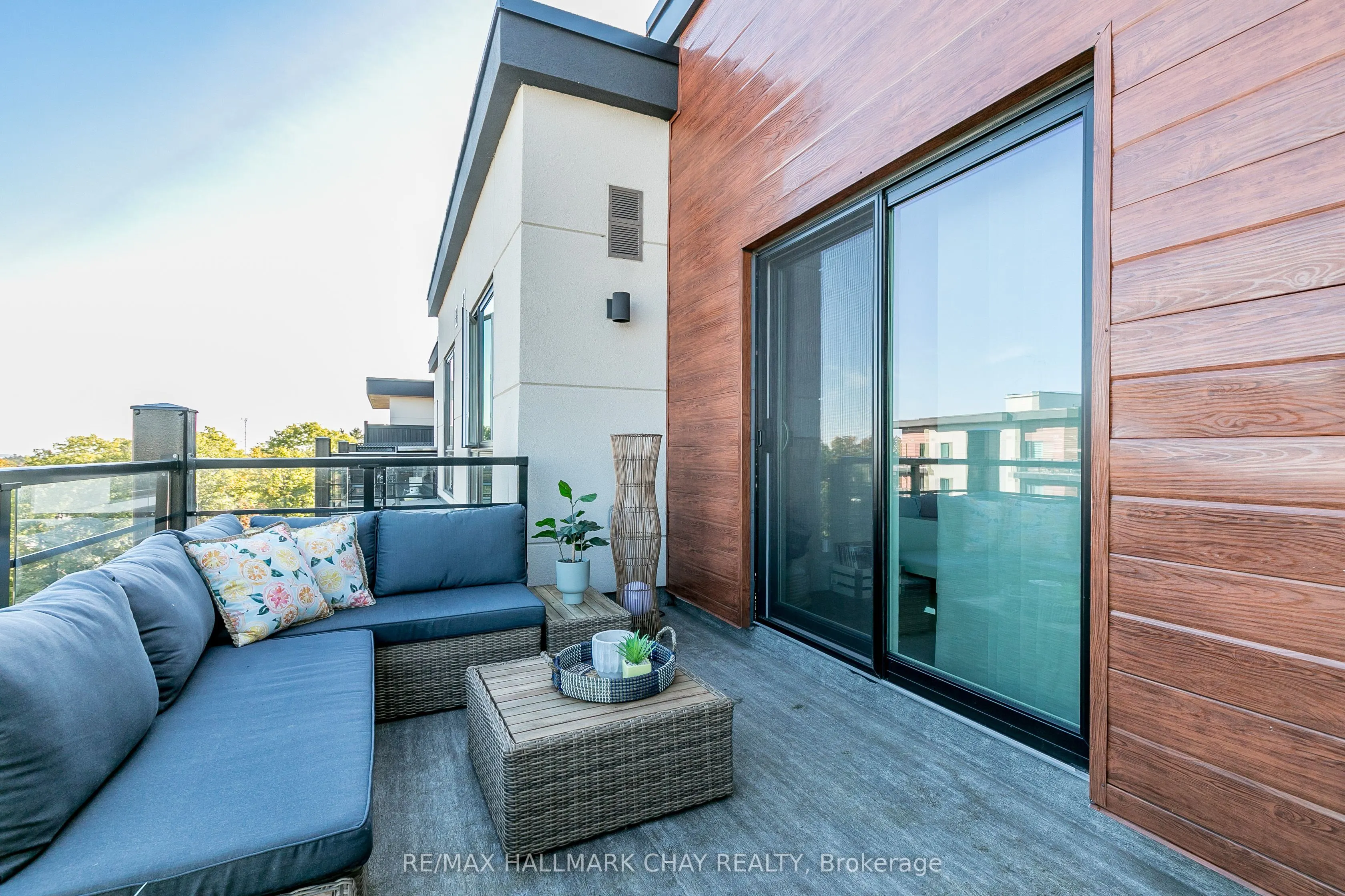 304 Essa Road, #607