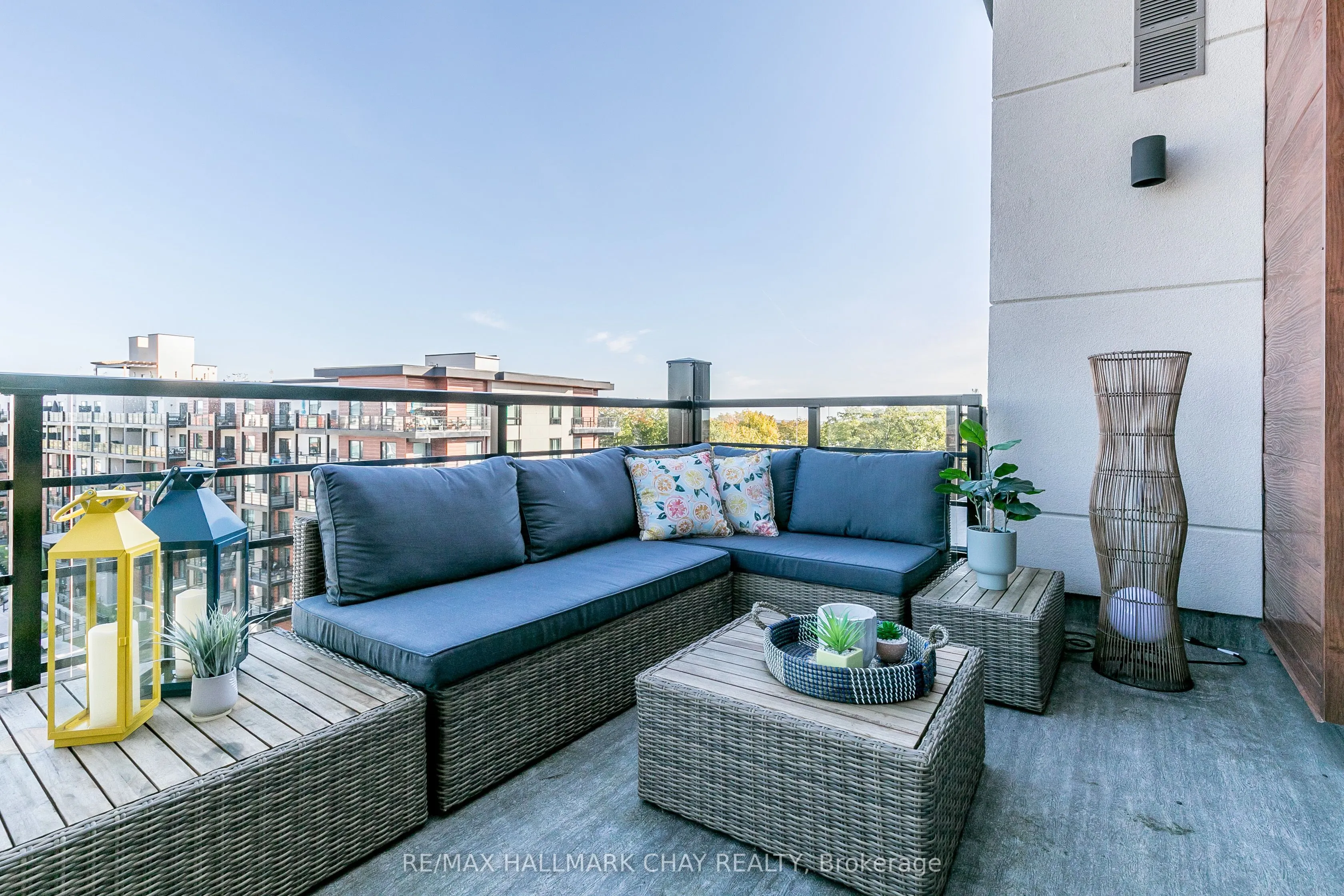 304 Essa Road, #607