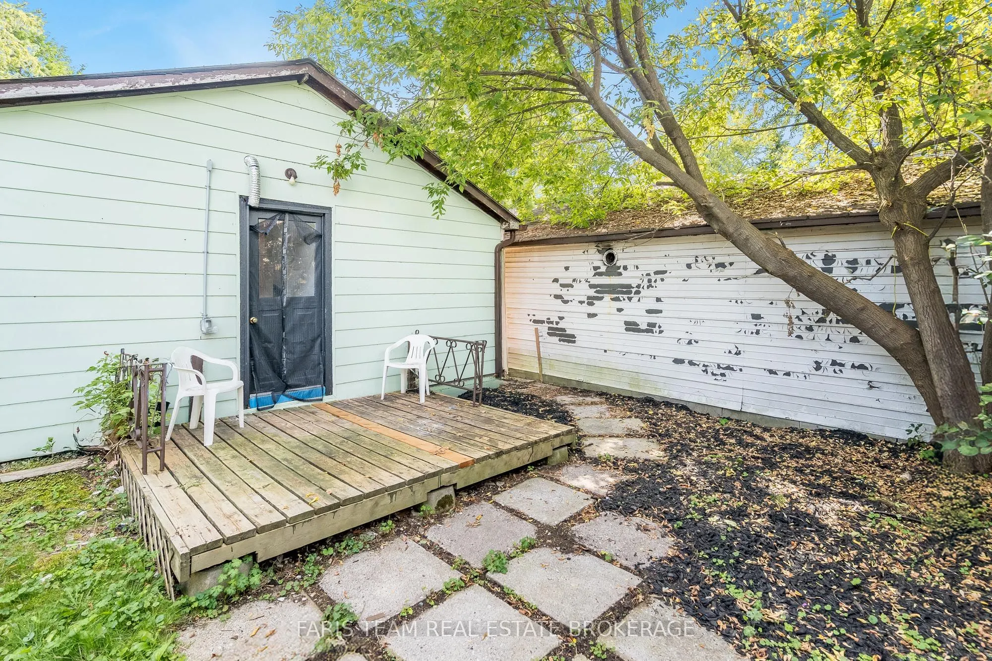 16 Waterside Drive