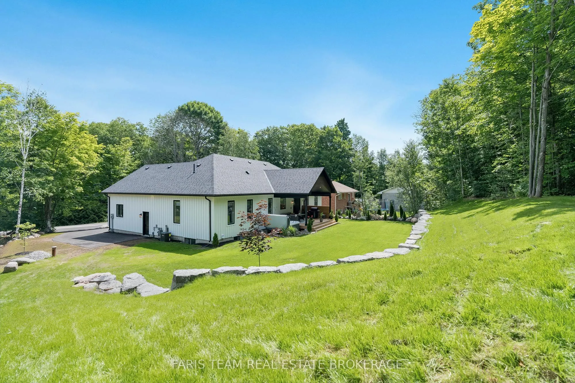 1532 Champlain Road