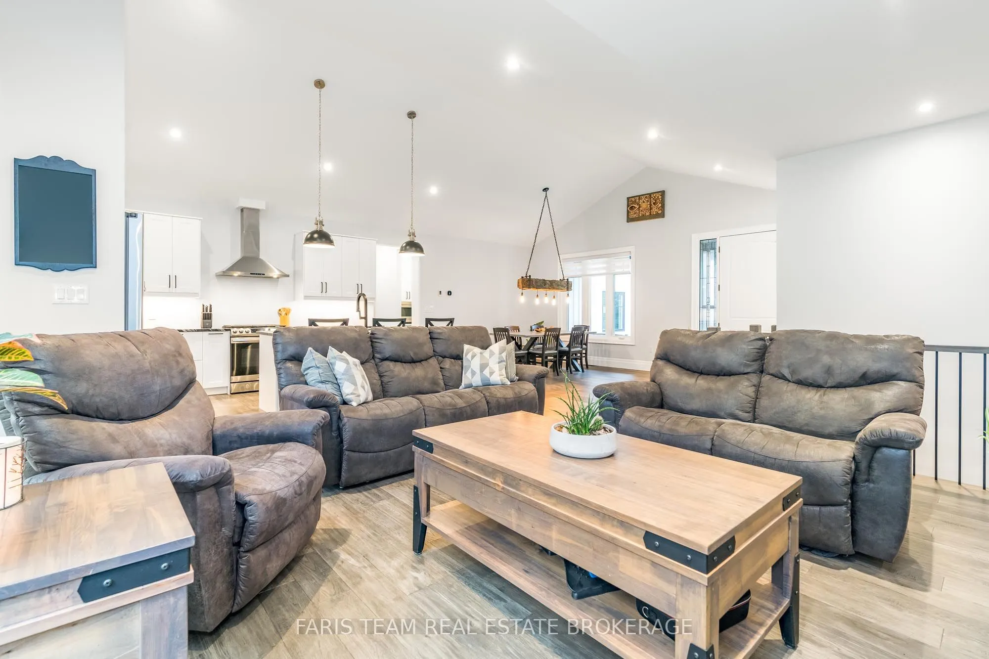 1532 Champlain Road