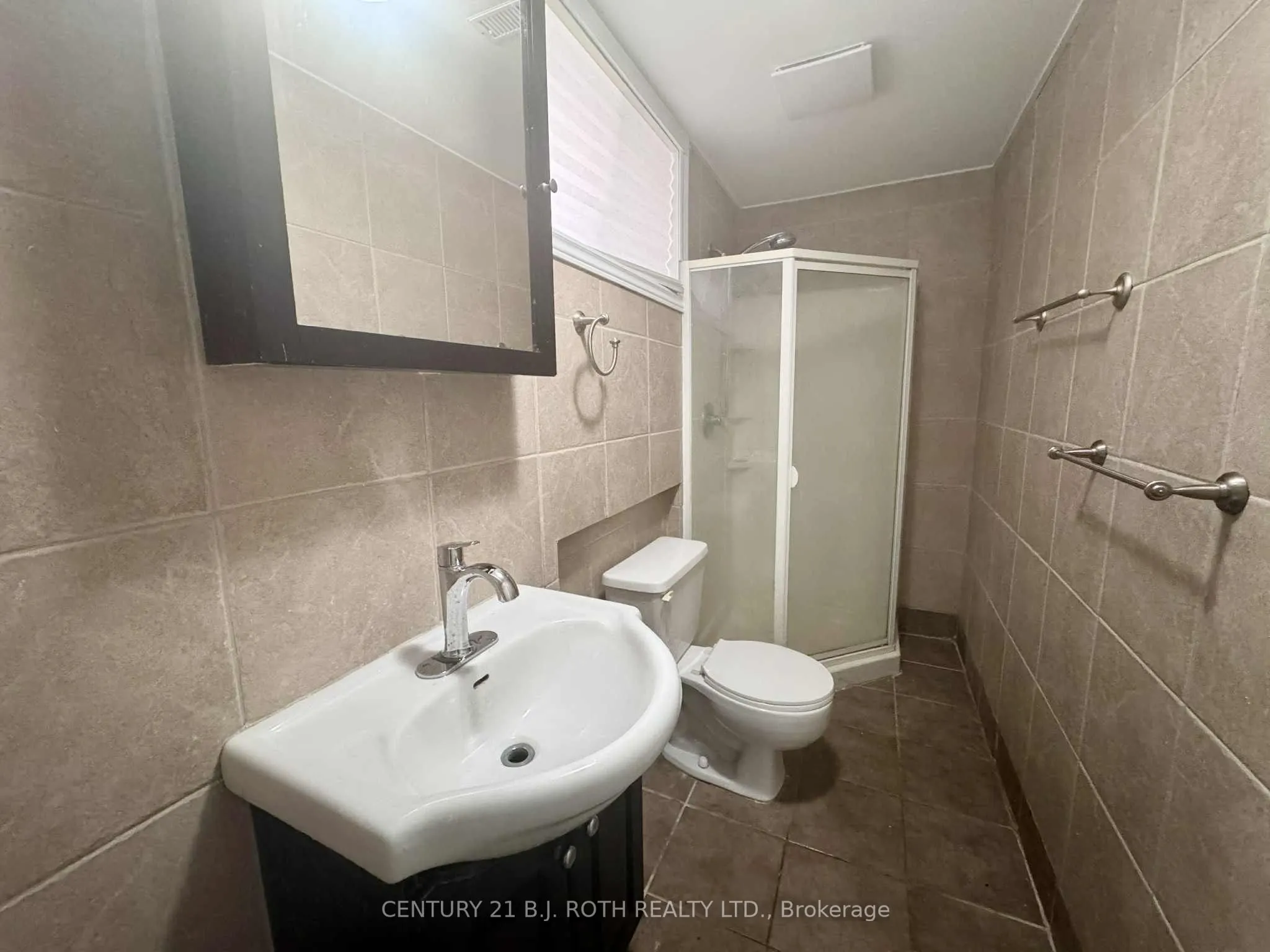 29 Irwin Drive, #Lower