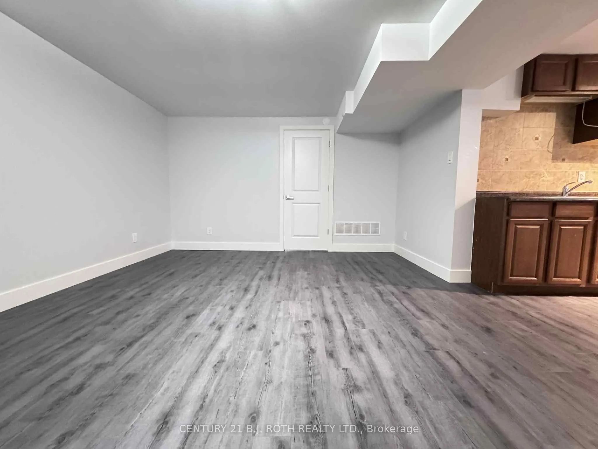 29 Irwin Drive, #Lower