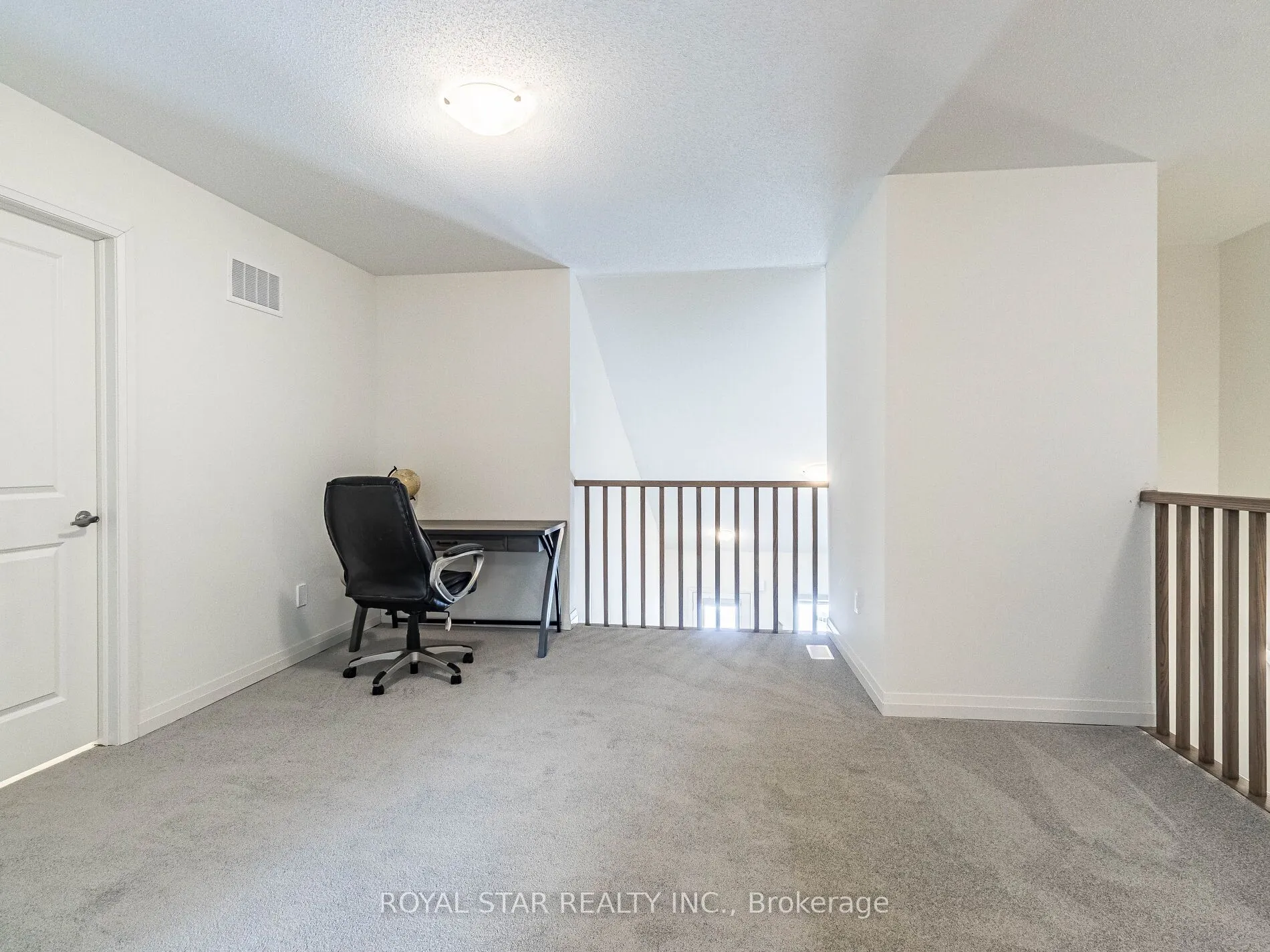 22 Lahey Crescent