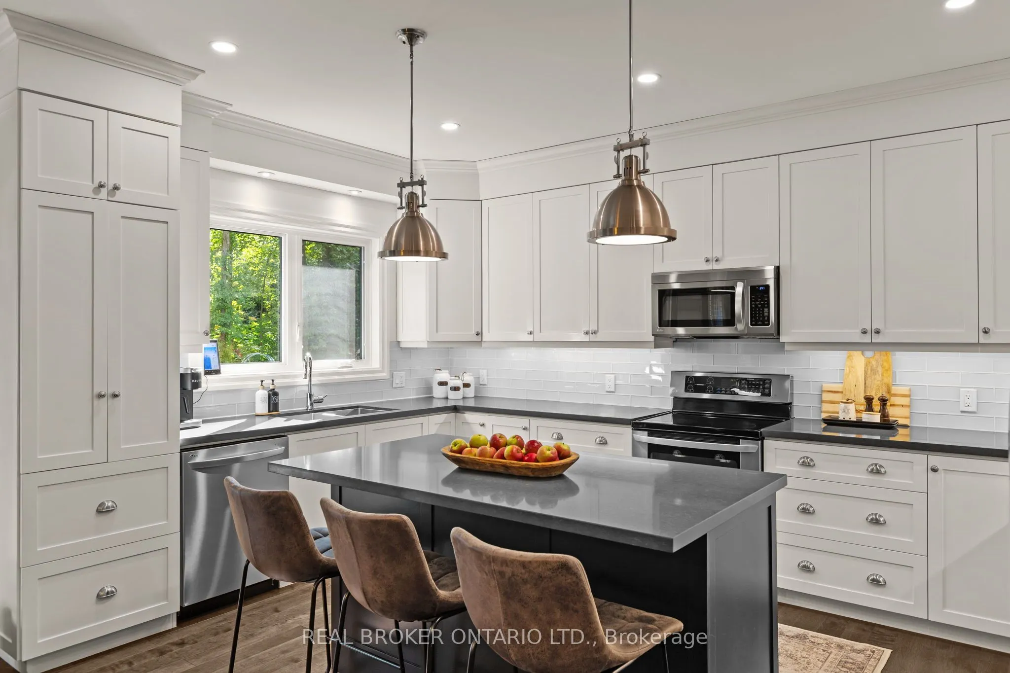 49 Sydenham Trail W