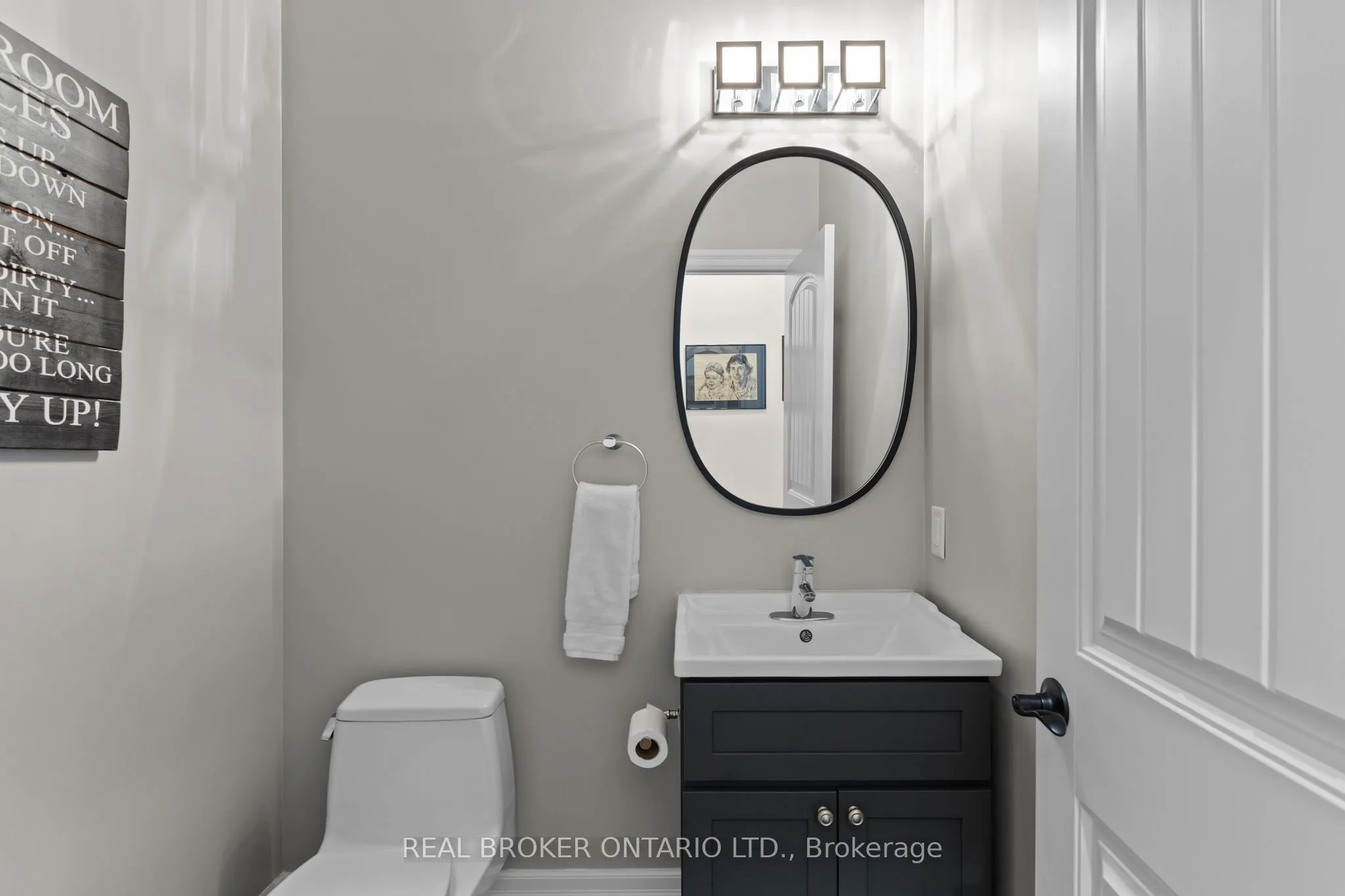 49 Sydenham Trail W