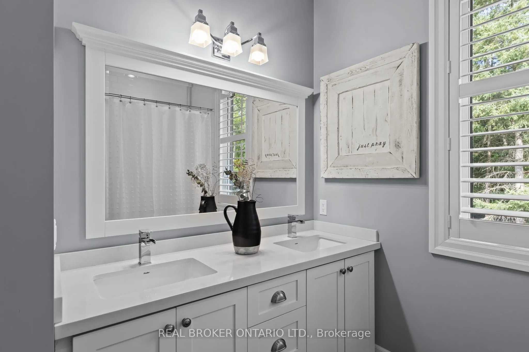 49 Sydenham Trail W