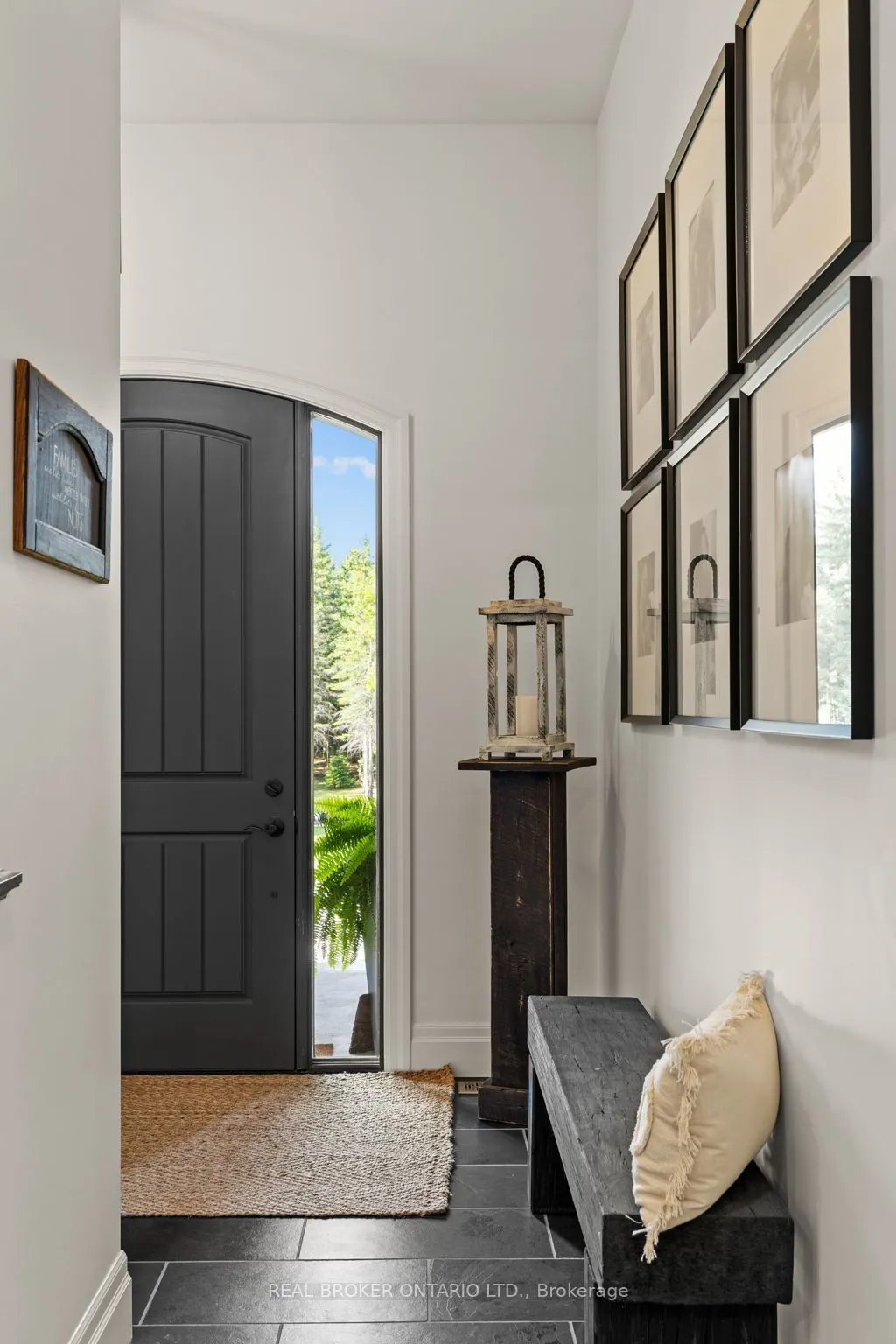 49 Sydenham Trail W