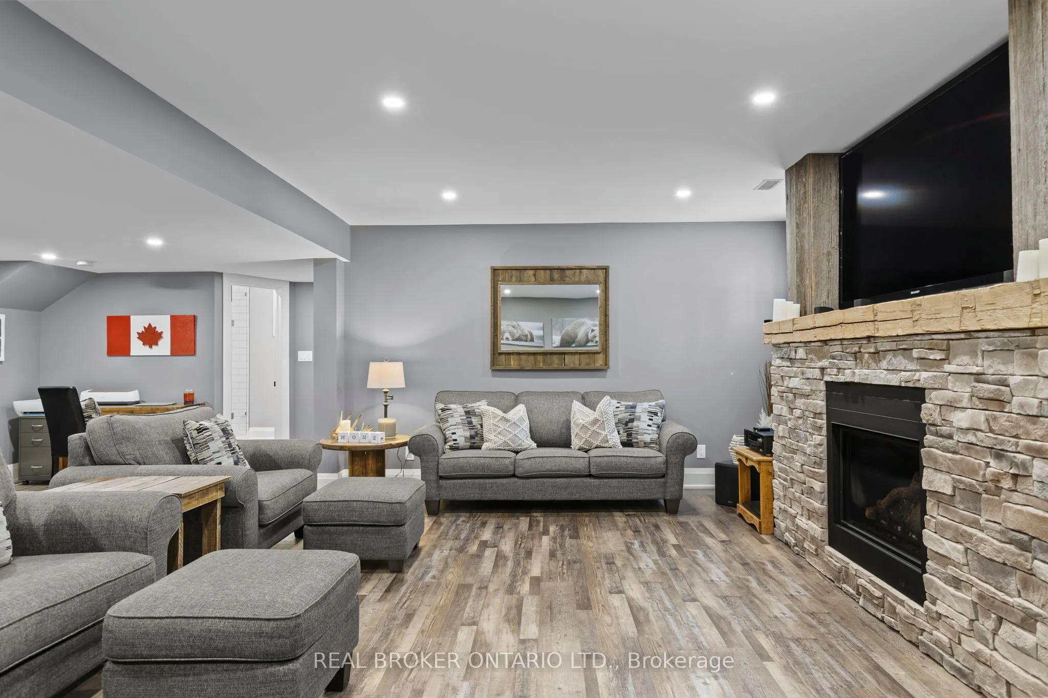 49 Sydenham Trail W