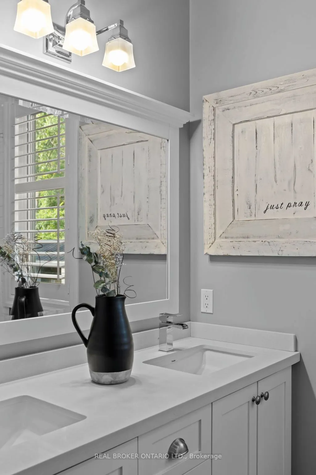 49 Sydenham Trail W
