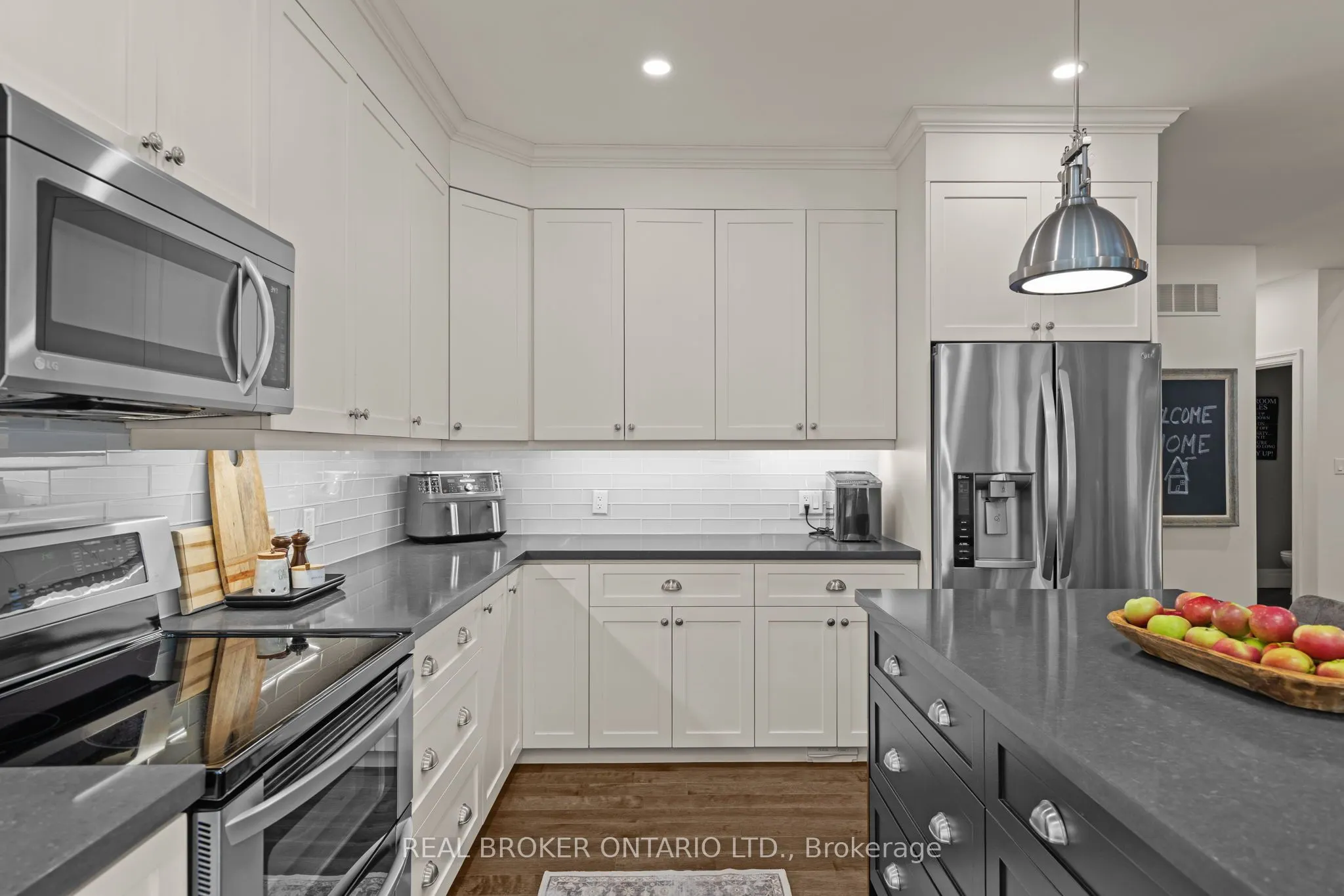 49 Sydenham Trail W
