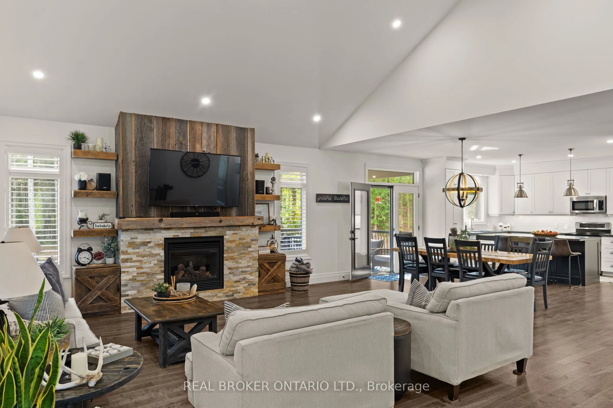 49 Sydenham Trail W
