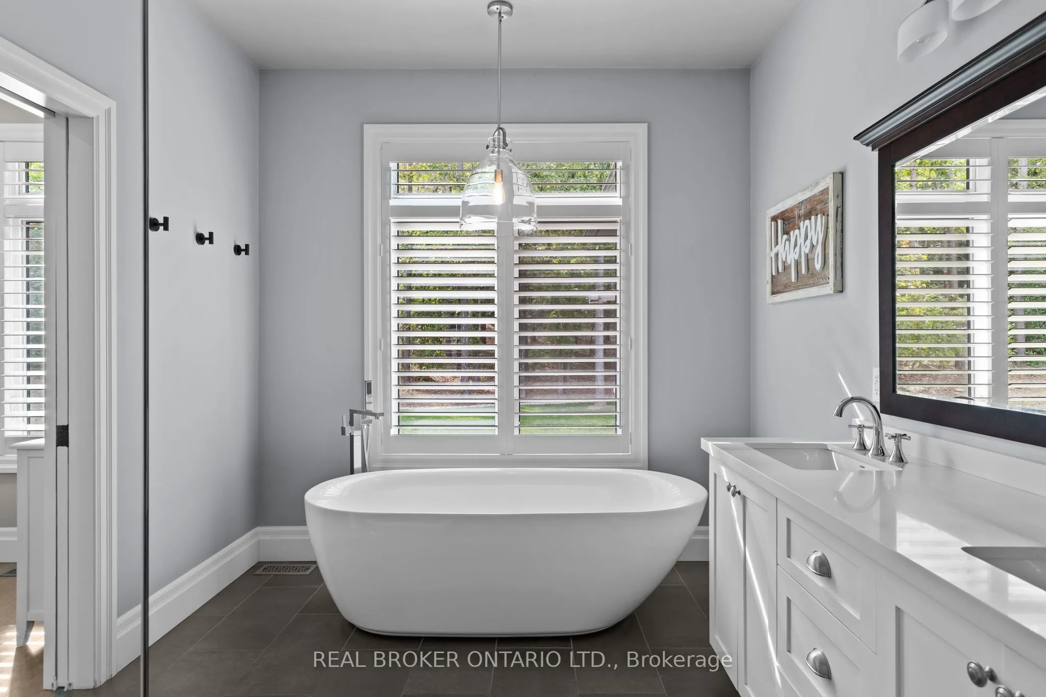 49 Sydenham Trail W