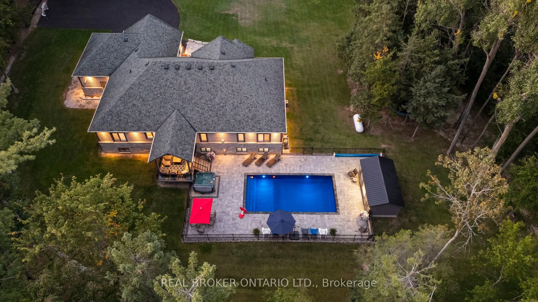 49 Sydenham Trail W